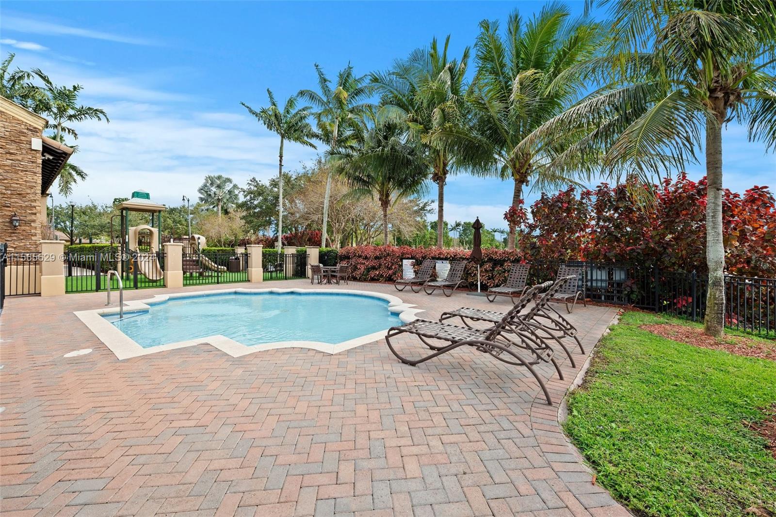 1650 NE 33rd Rd 111-10, Homestead, Florida 33033, 3 Bedrooms Bedrooms, ,2 BathroomsBathrooms,Residential,For Sale,1650 NE 33rd Rd 111-10,A11565629