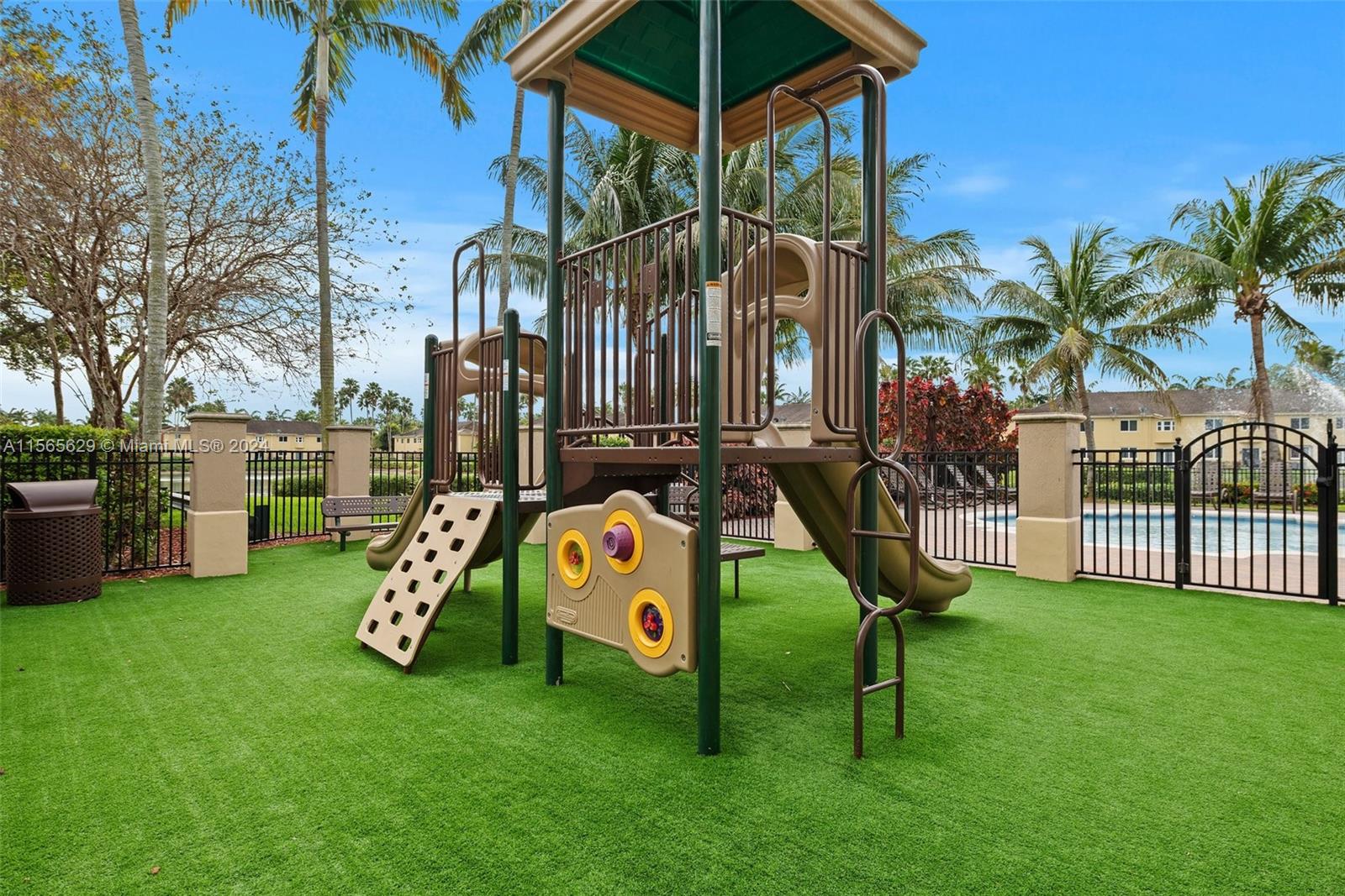 1650 NE 33rd Rd 111-10, Homestead, Florida 33033, 3 Bedrooms Bedrooms, ,2 BathroomsBathrooms,Residential,For Sale,1650 NE 33rd Rd 111-10,A11565629