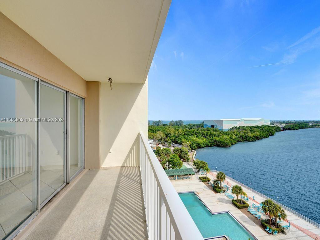 300 Bayview Dr 906, Sunny Isles Beach, Florida 33160, 3 Bedrooms Bedrooms, ,2 BathroomsBathrooms,Residentiallease,For Rent,300 Bayview Dr 906,A11565903