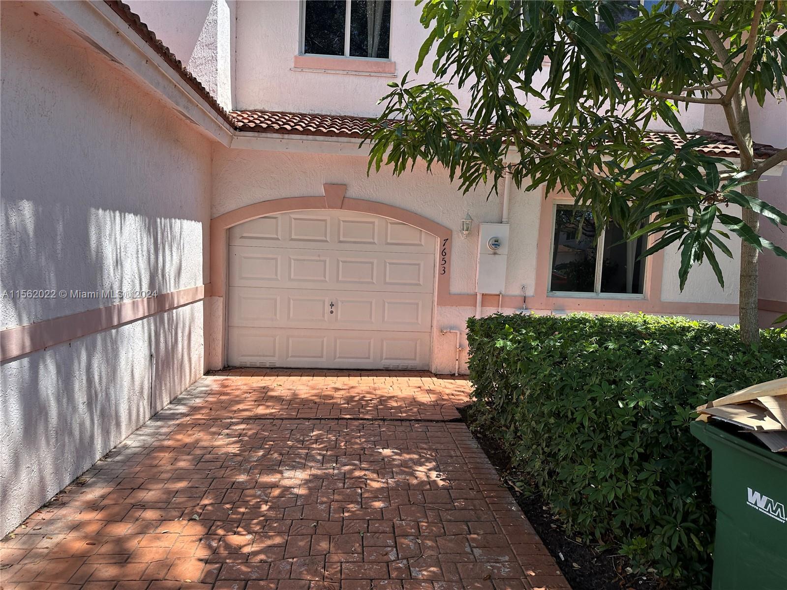 7653 Tamarac Island Cir, Tamarac, Florida 33321, 3 Bedrooms Bedrooms, ,2 BathroomsBathrooms,Residentiallease,For Rent,7653 Tamarac Island Cir,A11562022