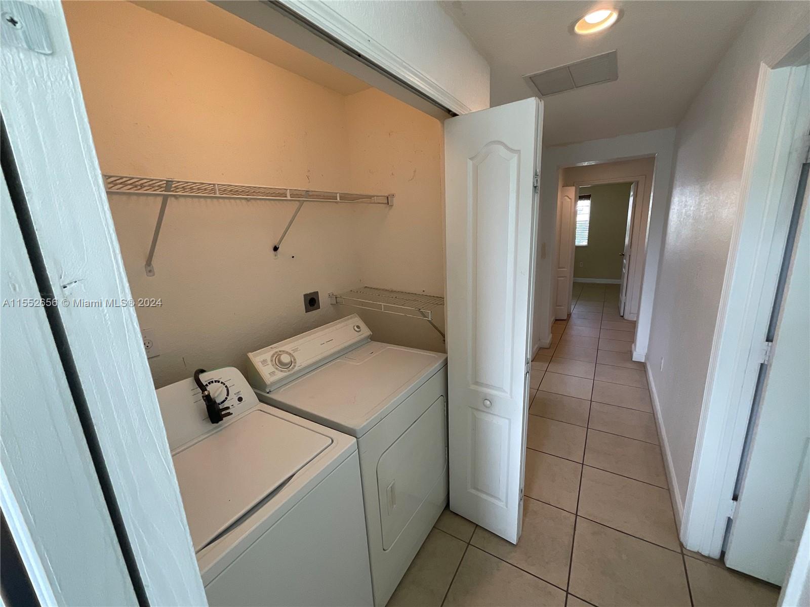 7301 NW 174th Ter J-104, Hialeah, Florida 33015, 3 Bedrooms Bedrooms, ,3 BathroomsBathrooms,Residentiallease,For Rent,7301 NW 174th Ter J-104,A11552656