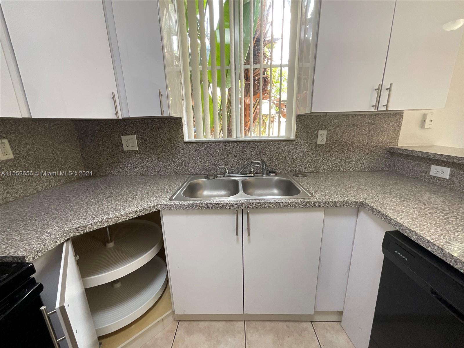 7301 NW 174th Ter J-104, Hialeah, Florida 33015, 3 Bedrooms Bedrooms, ,3 BathroomsBathrooms,Residentiallease,For Rent,7301 NW 174th Ter J-104,A11552656