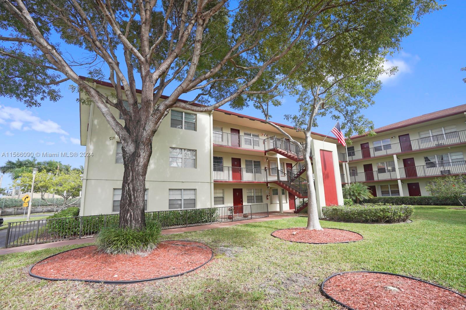 151 SW 135th Ter #302T For Sale A11566090, FL