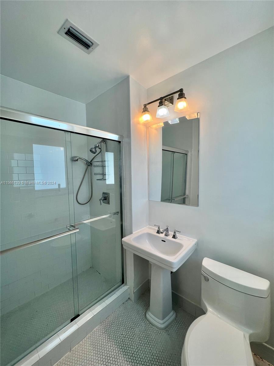 1116 Aduana Ave, Coral Gables, Florida 33146, 3 Bedrooms Bedrooms, ,2 BathroomsBathrooms,Residentiallease,For Rent,1116 Aduana Ave,A11566133