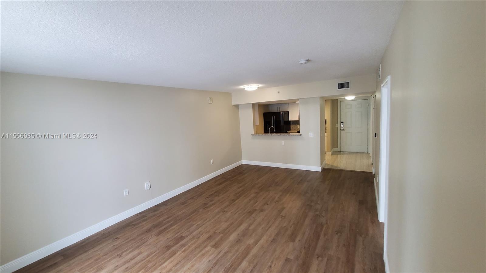 60 NW 37th AVE 806, Miami, Florida 33125, 1 Bedroom Bedrooms, ,1 BathroomBathrooms,Residentiallease,For Rent,60 NW 37th AVE 806,A11566085