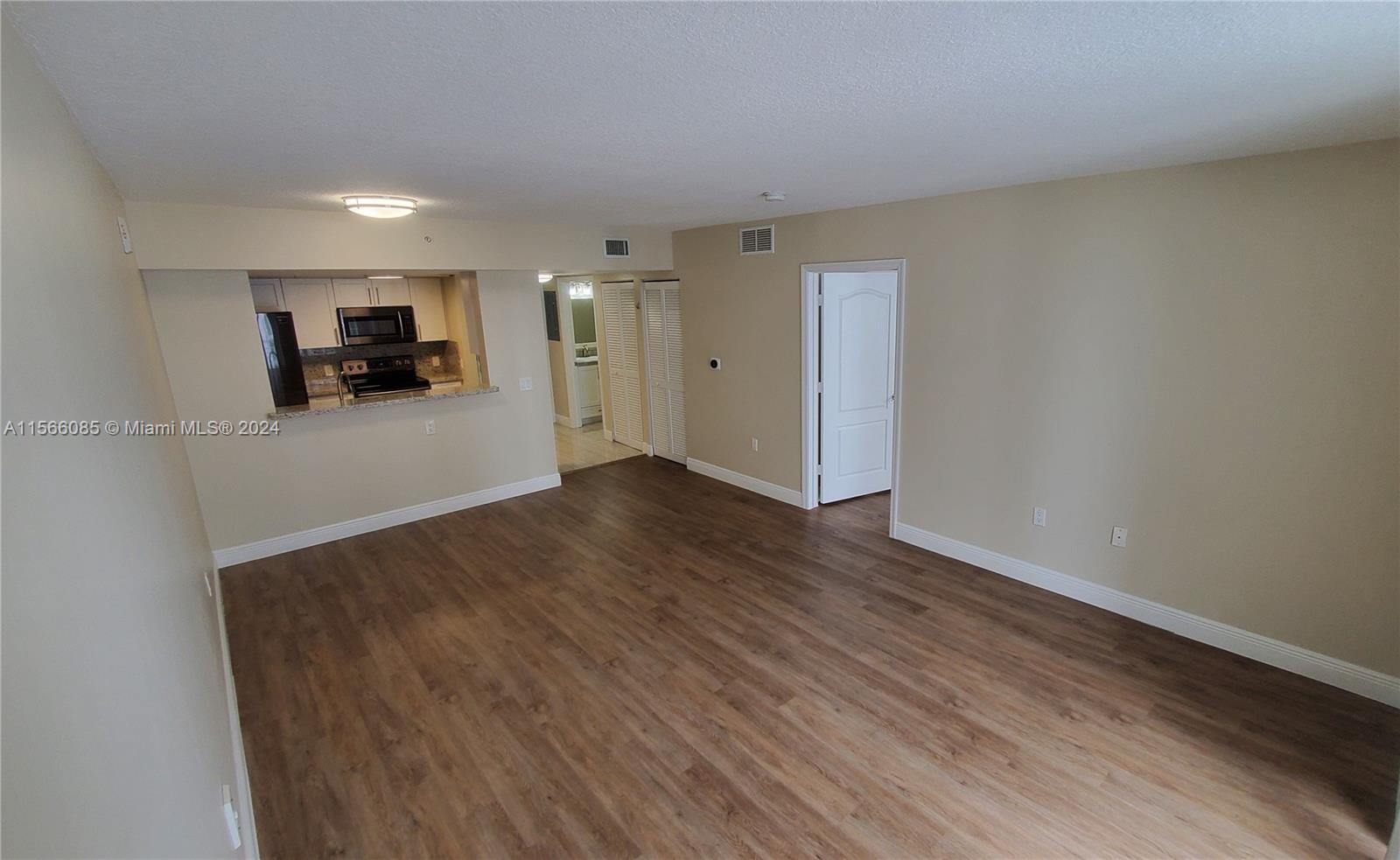 60 NW 37th AVE 806, Miami, Florida 33125, 1 Bedroom Bedrooms, ,1 BathroomBathrooms,Residentiallease,For Rent,60 NW 37th AVE 806,A11566085