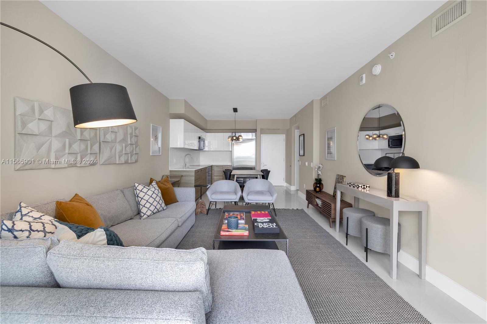 1300 Brickell Bay Dr 2208, Miami, Florida 33131, 1 Bedroom Bedrooms, ,1 BathroomBathrooms,Residentiallease,For Rent,1300 Brickell Bay Dr 2208,A11565901