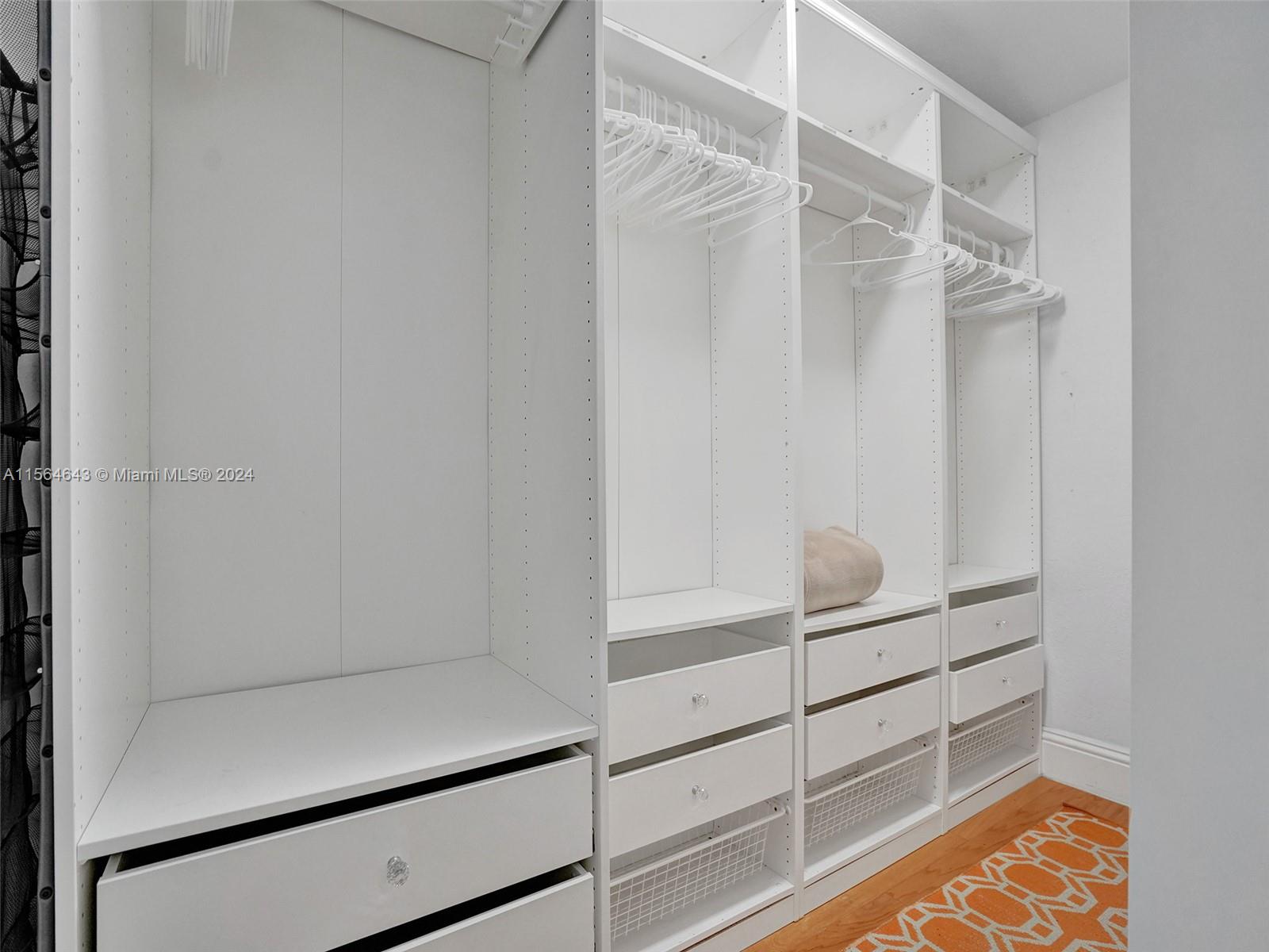 Primary bedroom Walk-in Closet