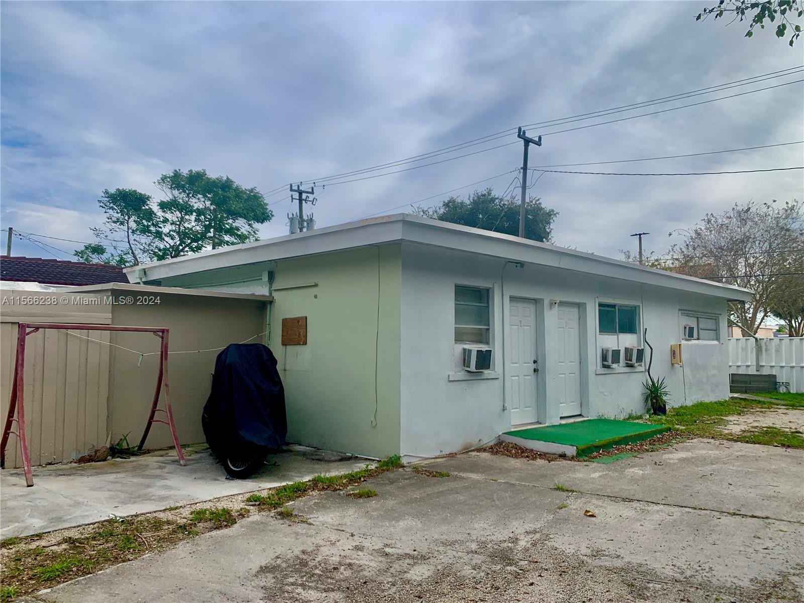 1822 Cleveland St, Hollywood, Florida 33020, 4 Bedrooms Bedrooms, ,3 BathroomsBathrooms,Residential,For Sale,1822 Cleveland St,A11566238