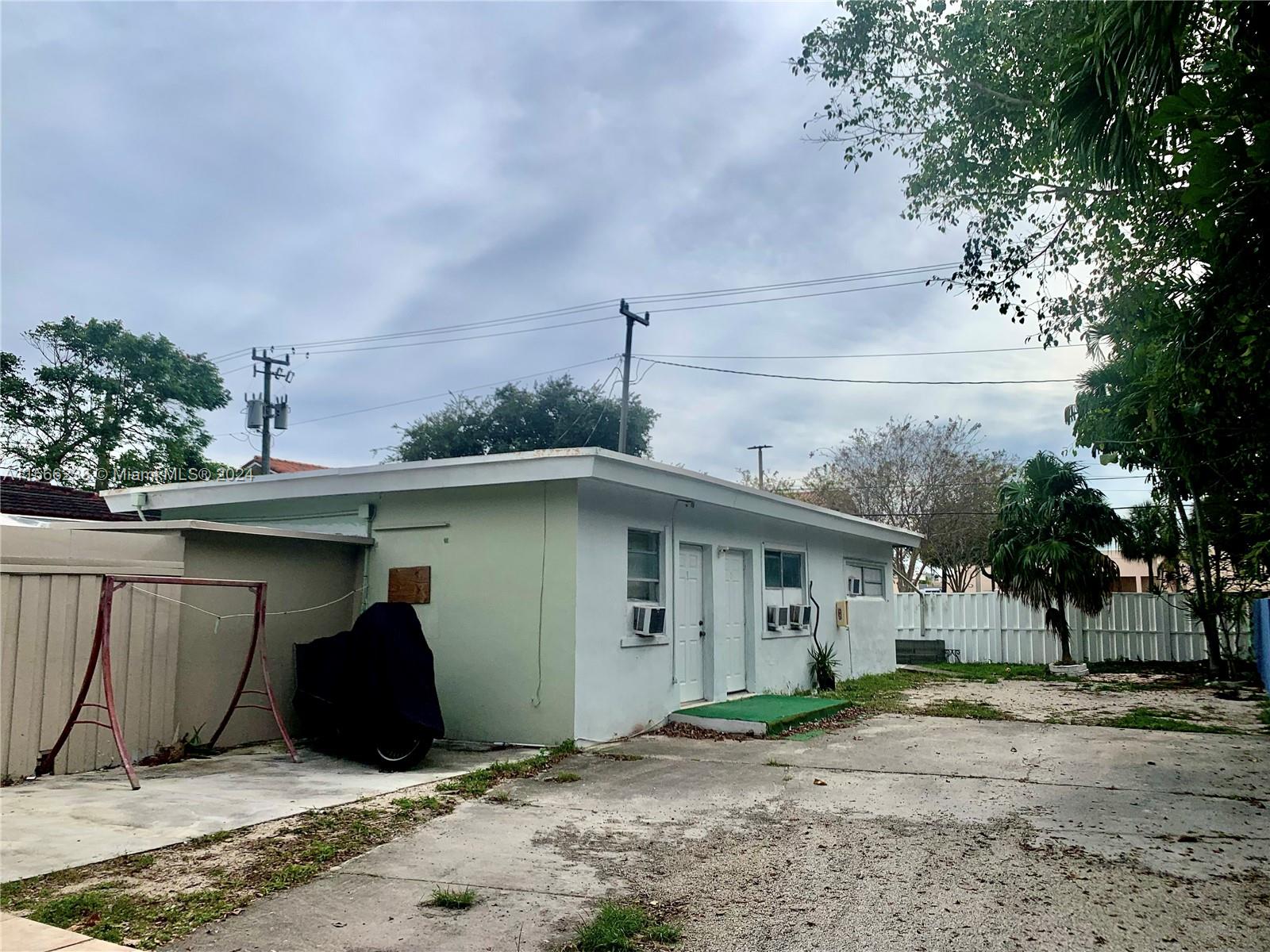 1822 Cleveland St, Hollywood, Florida 33020, 4 Bedrooms Bedrooms, ,3 BathroomsBathrooms,Residential,For Sale,1822 Cleveland St,A11566238