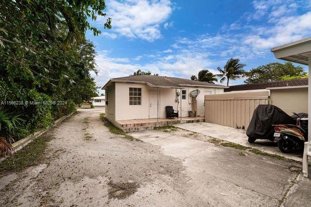 1822 Cleveland St, Hollywood, Florida 33020, 4 Bedrooms Bedrooms, ,3 BathroomsBathrooms,Residential,For Sale,1822 Cleveland St,A11566238