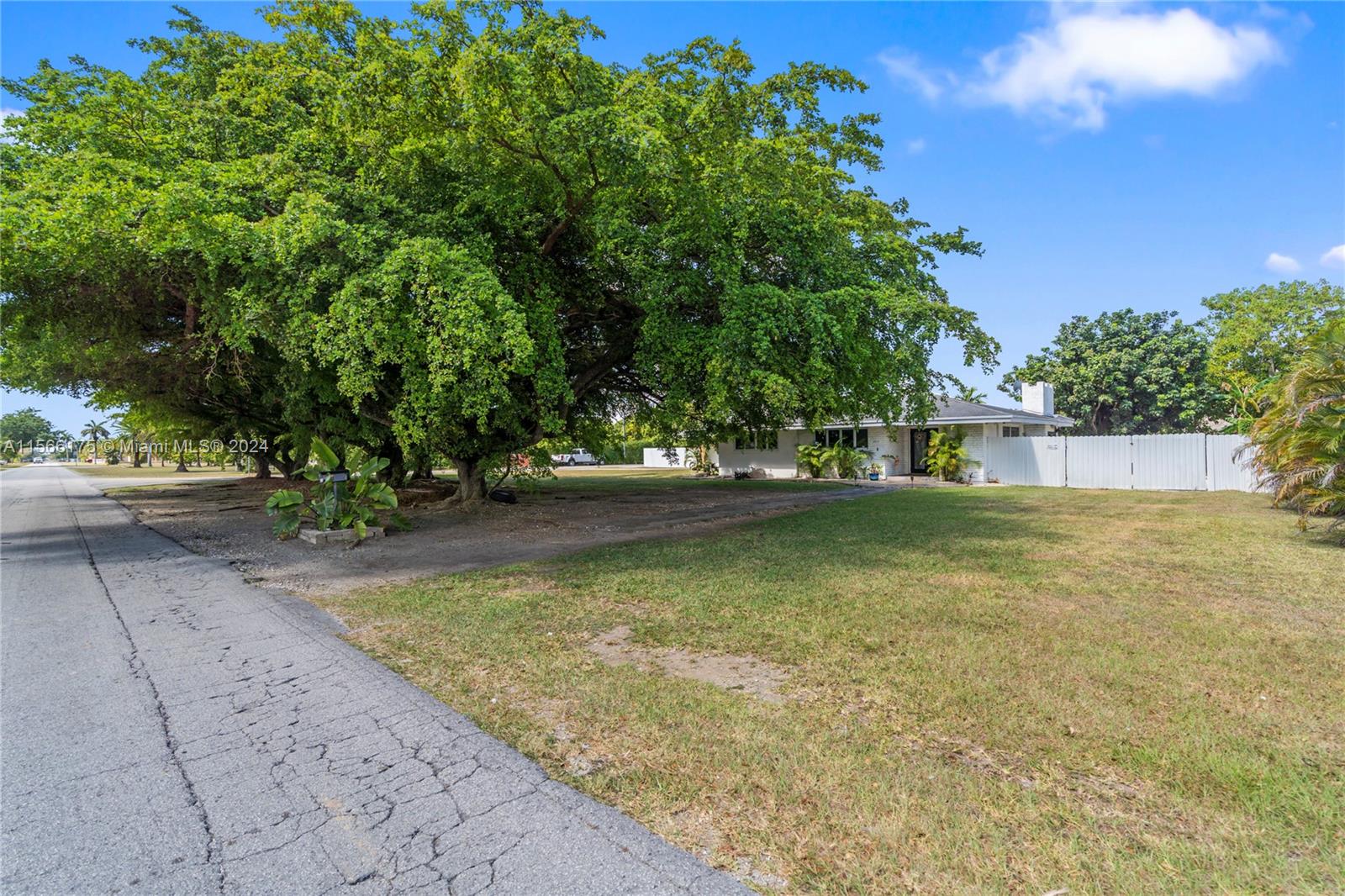 2010 NW 6th Ave 0, Homestead, Florida 33030, 2 Bedrooms Bedrooms, ,1 BathroomBathrooms,Residentiallease,For Rent,2010 NW 6th Ave 0,A11566175