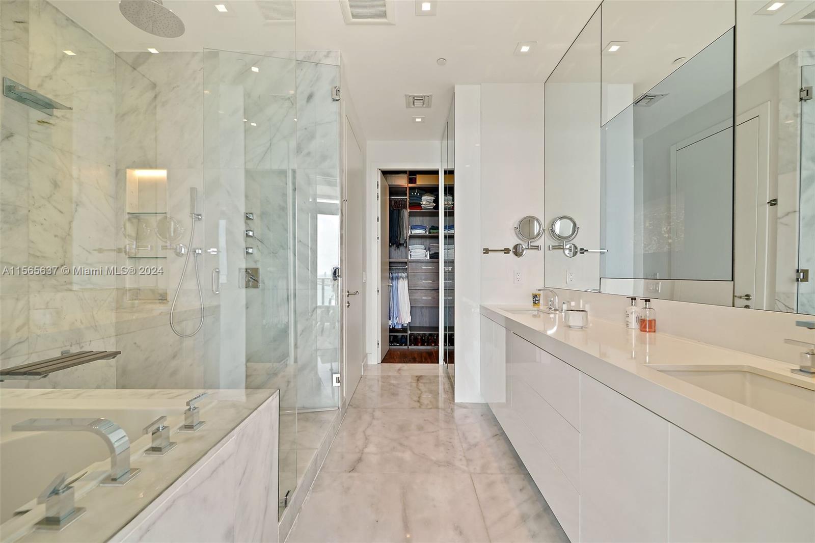 460 NE 28th St 4104, Miami, Florida 33137, 5 Bedrooms Bedrooms, ,5 BathroomsBathrooms,Residentiallease,For Rent,460 NE 28th St 4104,A11565637