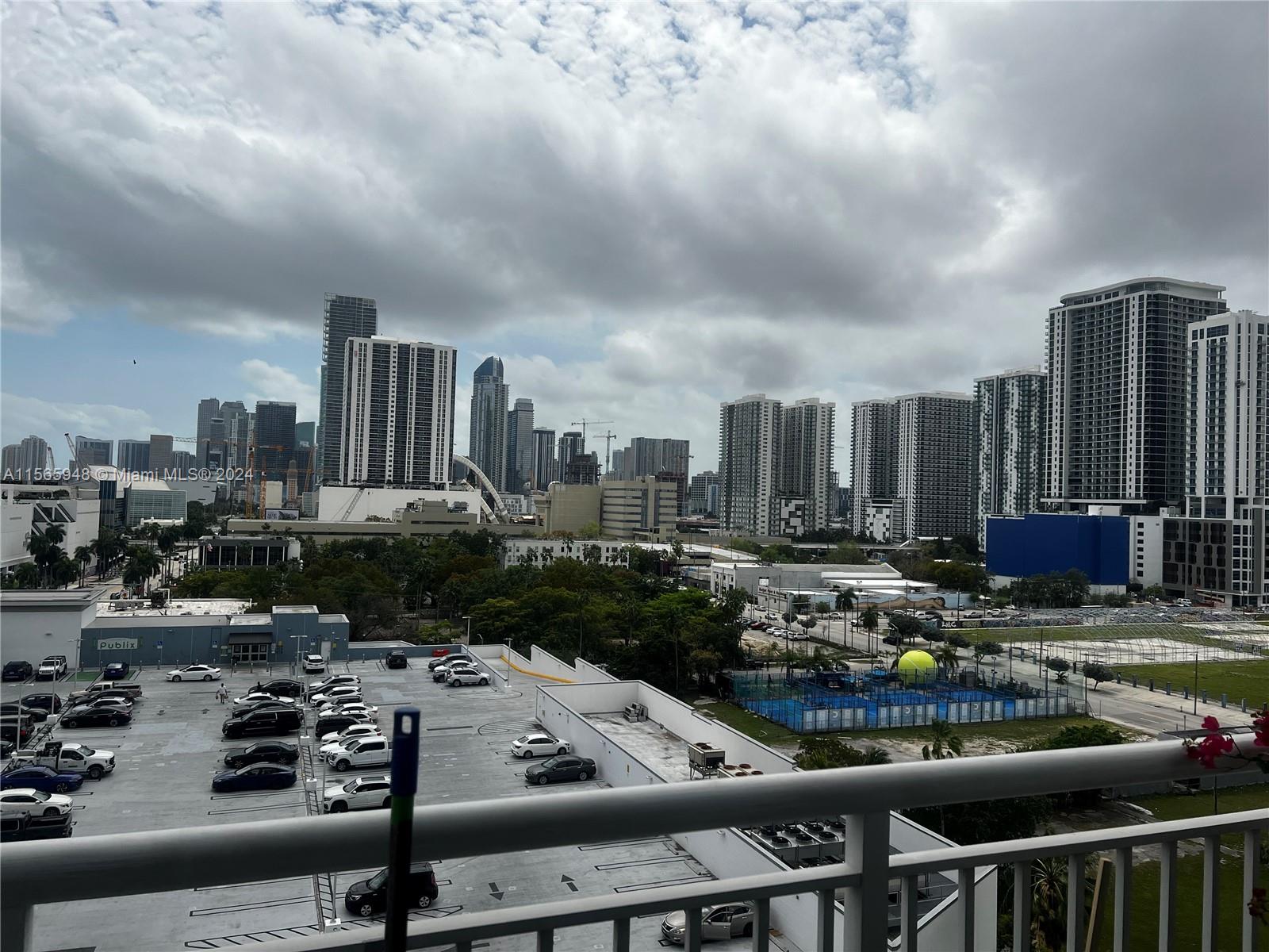 275 NE 18th St 1005, Miami, Florida 33132, 2 Bedrooms Bedrooms, ,2 BathroomsBathrooms,Residential,For Sale,275 NE 18th St 1005,A11565948