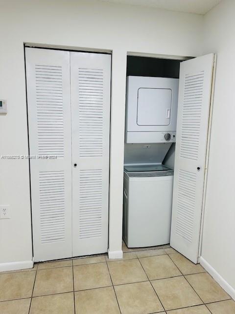 6975 NW 179th St 203, Hialeah, Florida 33015, 2 Bedrooms Bedrooms, ,1 BathroomBathrooms,Residentiallease,For Rent,6975 NW 179th St 203,A11566278