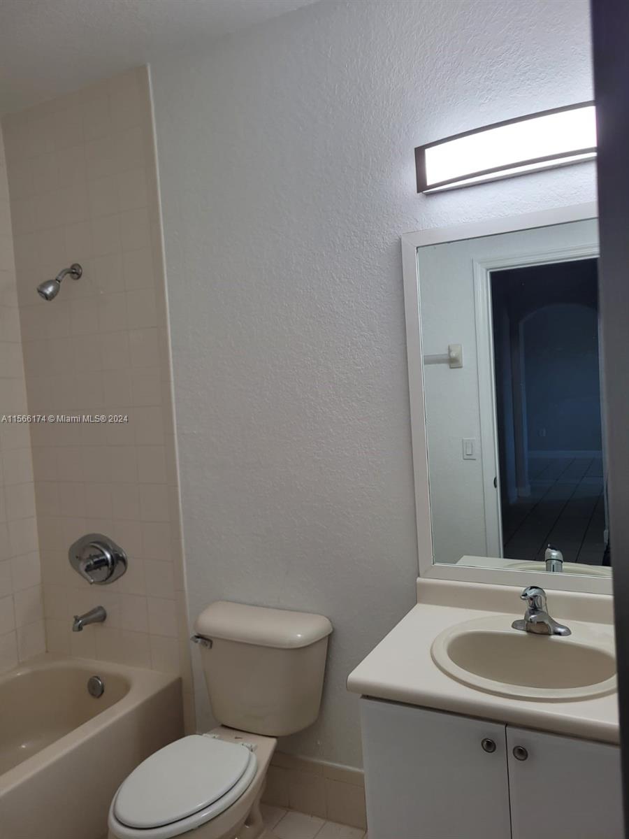 1543 SE 25th St 207, Homestead, Florida 33035, 3 Bedrooms Bedrooms, ,2 BathroomsBathrooms,Residentiallease,For Rent,1543 SE 25th St 207,A11566174