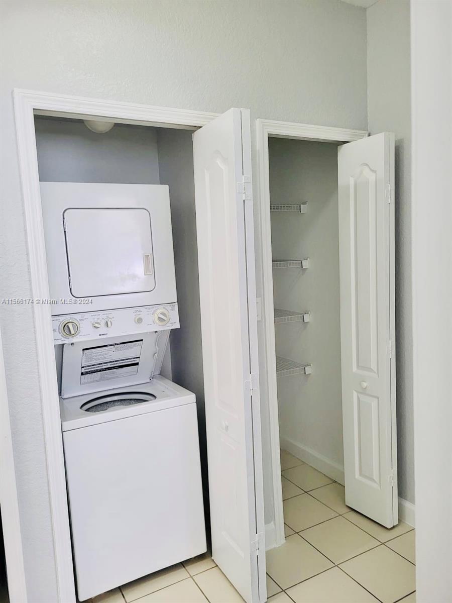 1543 SE 25th St 207, Homestead, Florida 33035, 3 Bedrooms Bedrooms, ,2 BathroomsBathrooms,Residentiallease,For Rent,1543 SE 25th St 207,A11566174