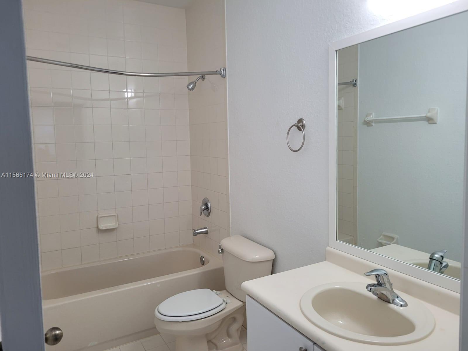 1543 SE 25th St 207, Homestead, Florida 33035, 3 Bedrooms Bedrooms, ,2 BathroomsBathrooms,Residentiallease,For Rent,1543 SE 25th St 207,A11566174