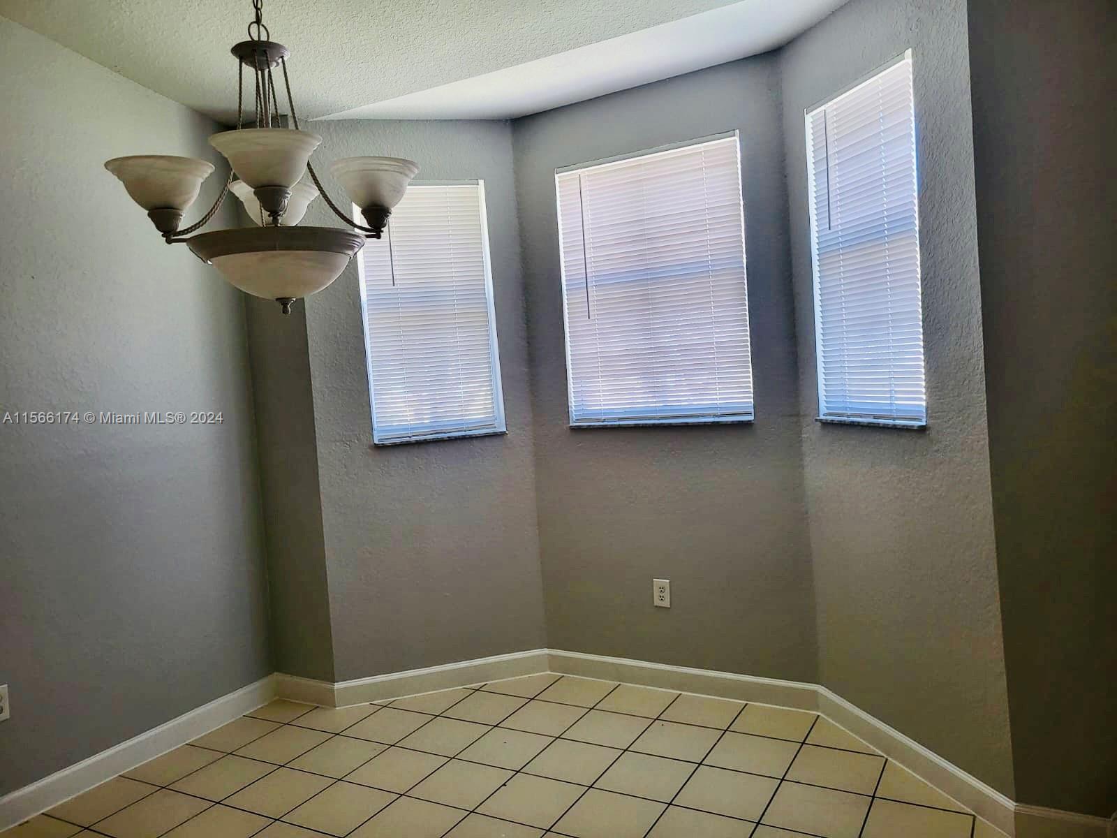 1543 SE 25th St 207, Homestead, Florida 33035, 3 Bedrooms Bedrooms, ,2 BathroomsBathrooms,Residentiallease,For Rent,1543 SE 25th St 207,A11566174