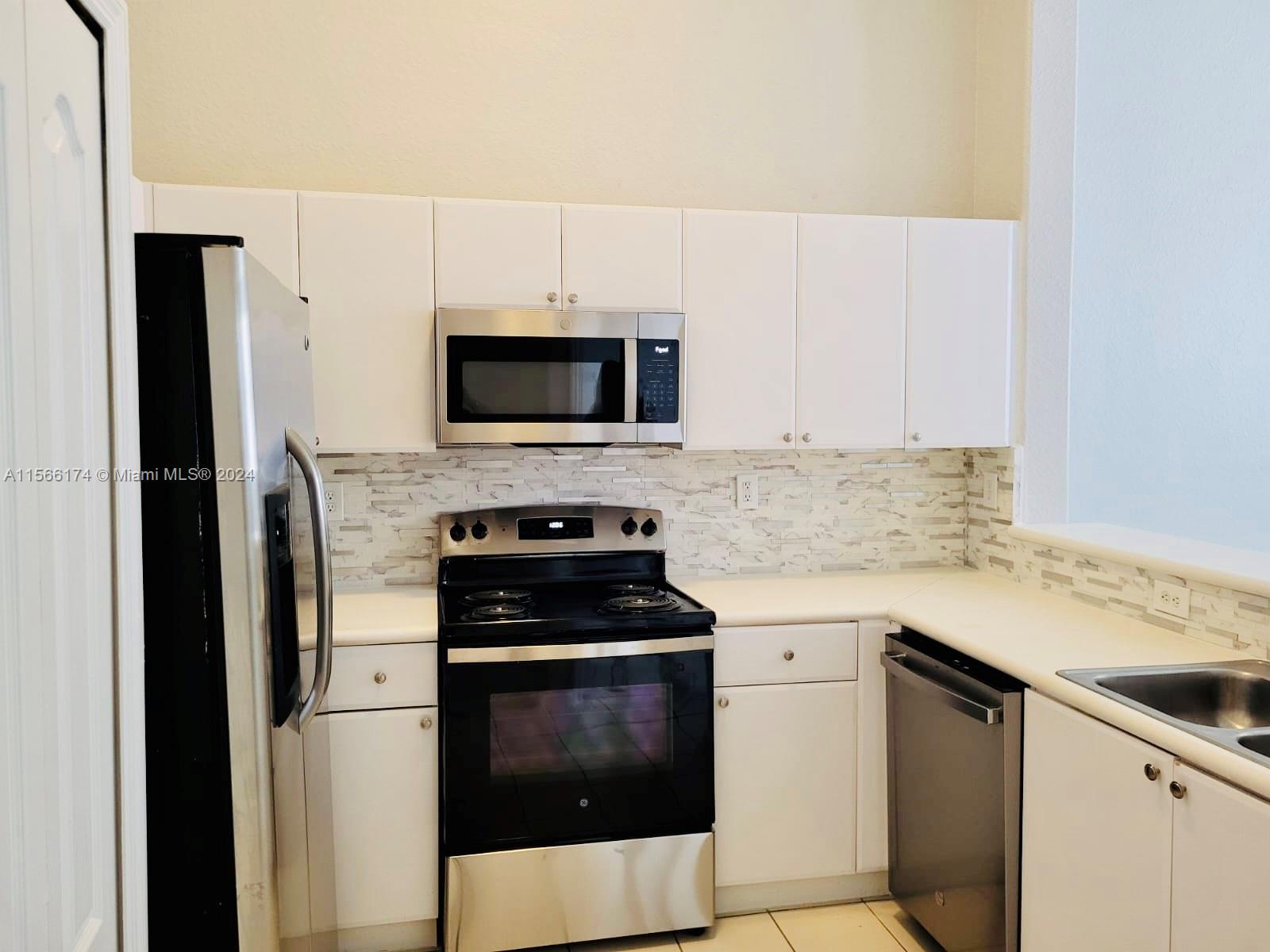 1543 SE 25th St 207, Homestead, Florida 33035, 3 Bedrooms Bedrooms, ,2 BathroomsBathrooms,Residentiallease,For Rent,1543 SE 25th St 207,A11566174