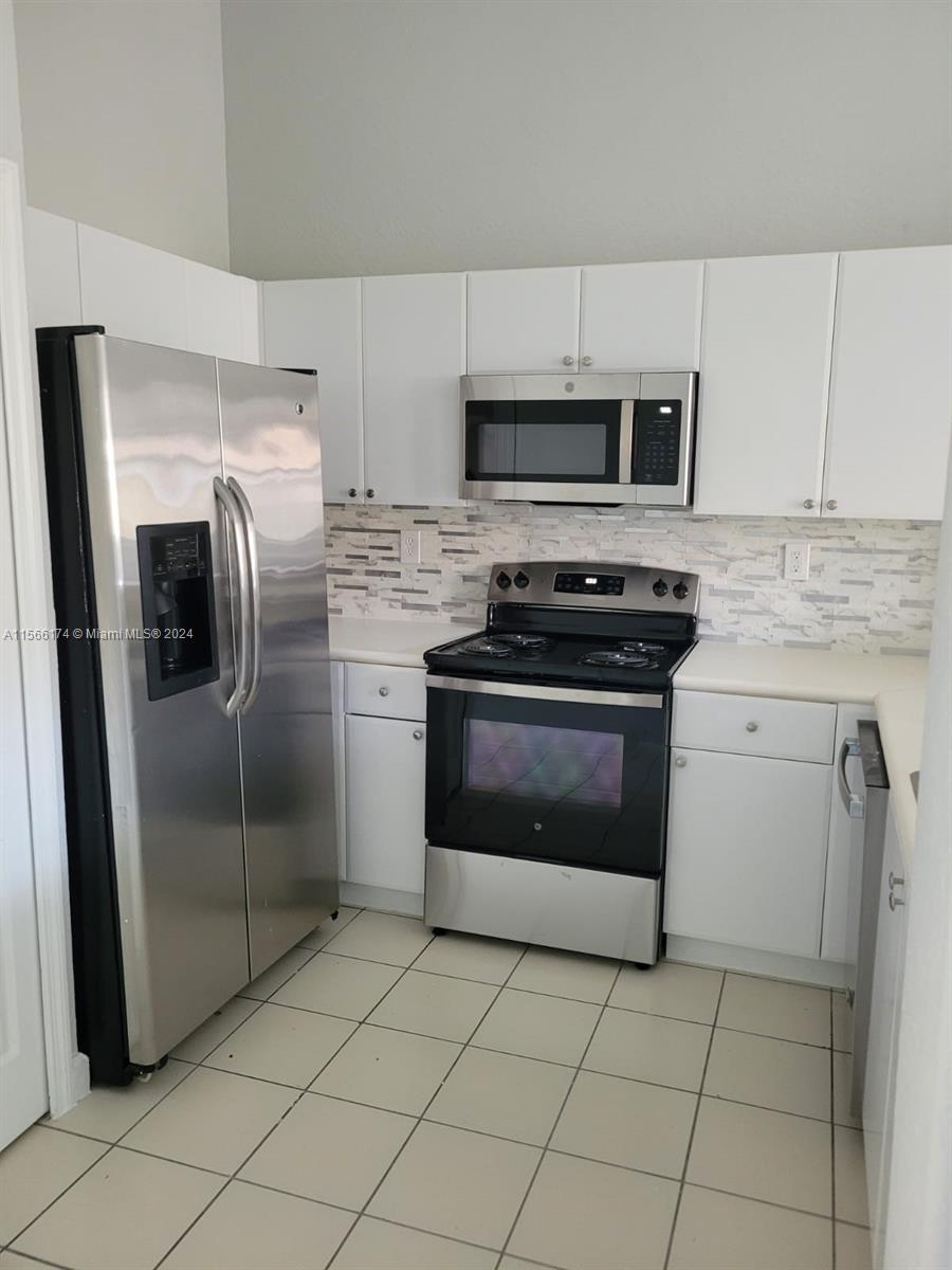 1543 SE 25th St 207, Homestead, Florida 33035, 3 Bedrooms Bedrooms, ,2 BathroomsBathrooms,Residentiallease,For Rent,1543 SE 25th St 207,A11566174