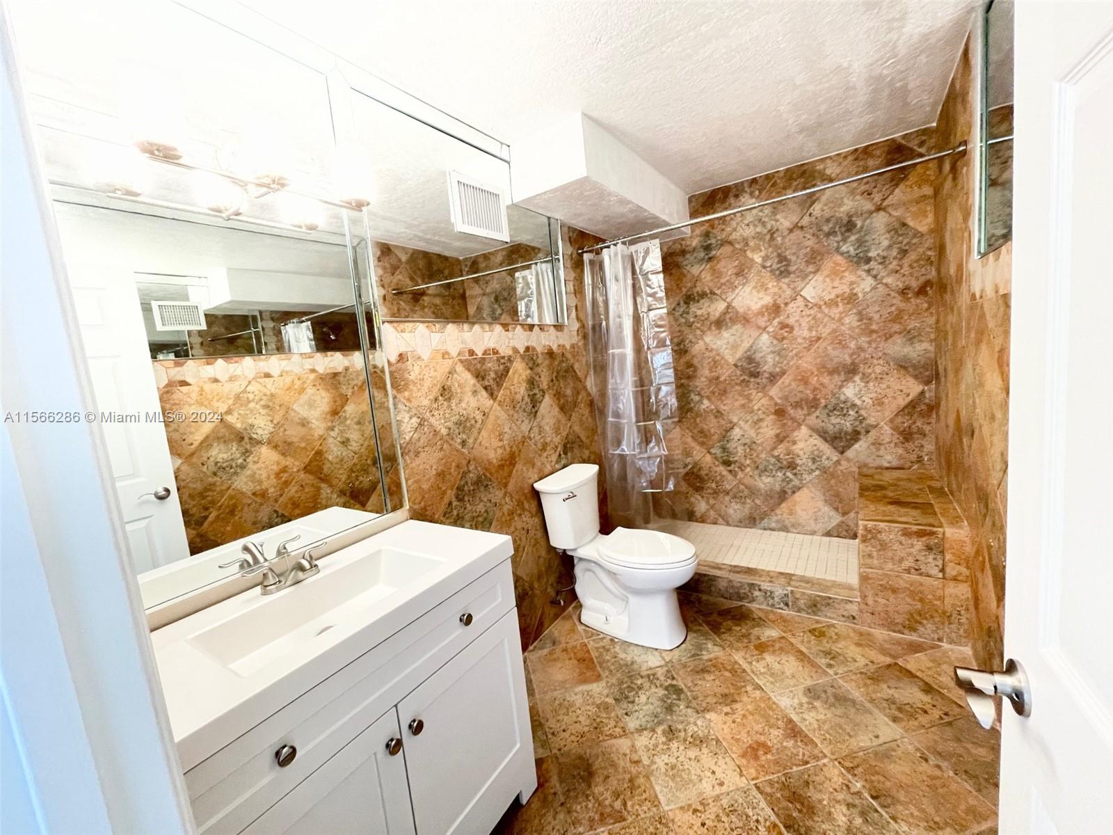 600 NE 36th St 801, Miami, Florida 33137, 2 Bedrooms Bedrooms, ,2 BathroomsBathrooms,Residential,For Sale,600 NE 36th St 801,A11566286