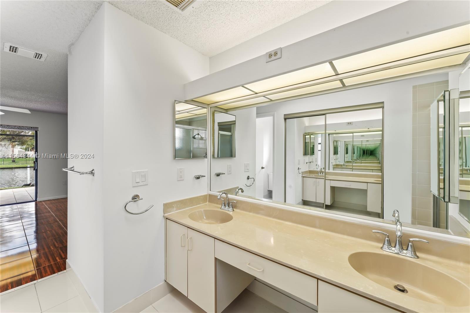 14541 Greenbriar Pl, Davie, Florida 33325, 3 Bedrooms Bedrooms, ,2 BathroomsBathrooms,Residential,For Sale,14541 Greenbriar Pl,A11564344