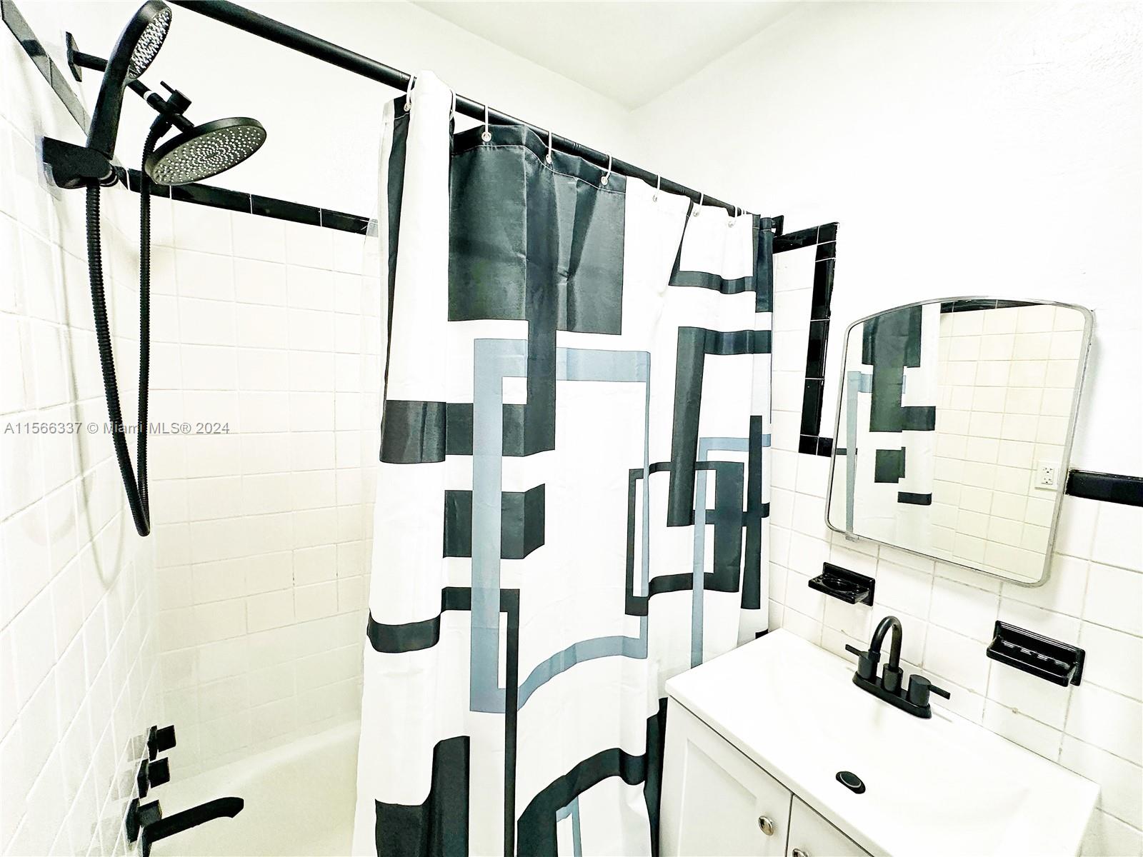 2153 SW 14th Ter 3, Miami, Florida 33145, 1 Bedroom Bedrooms, ,1 BathroomBathrooms,Residentiallease,For Rent,2153 SW 14th Ter 3,A11566337
