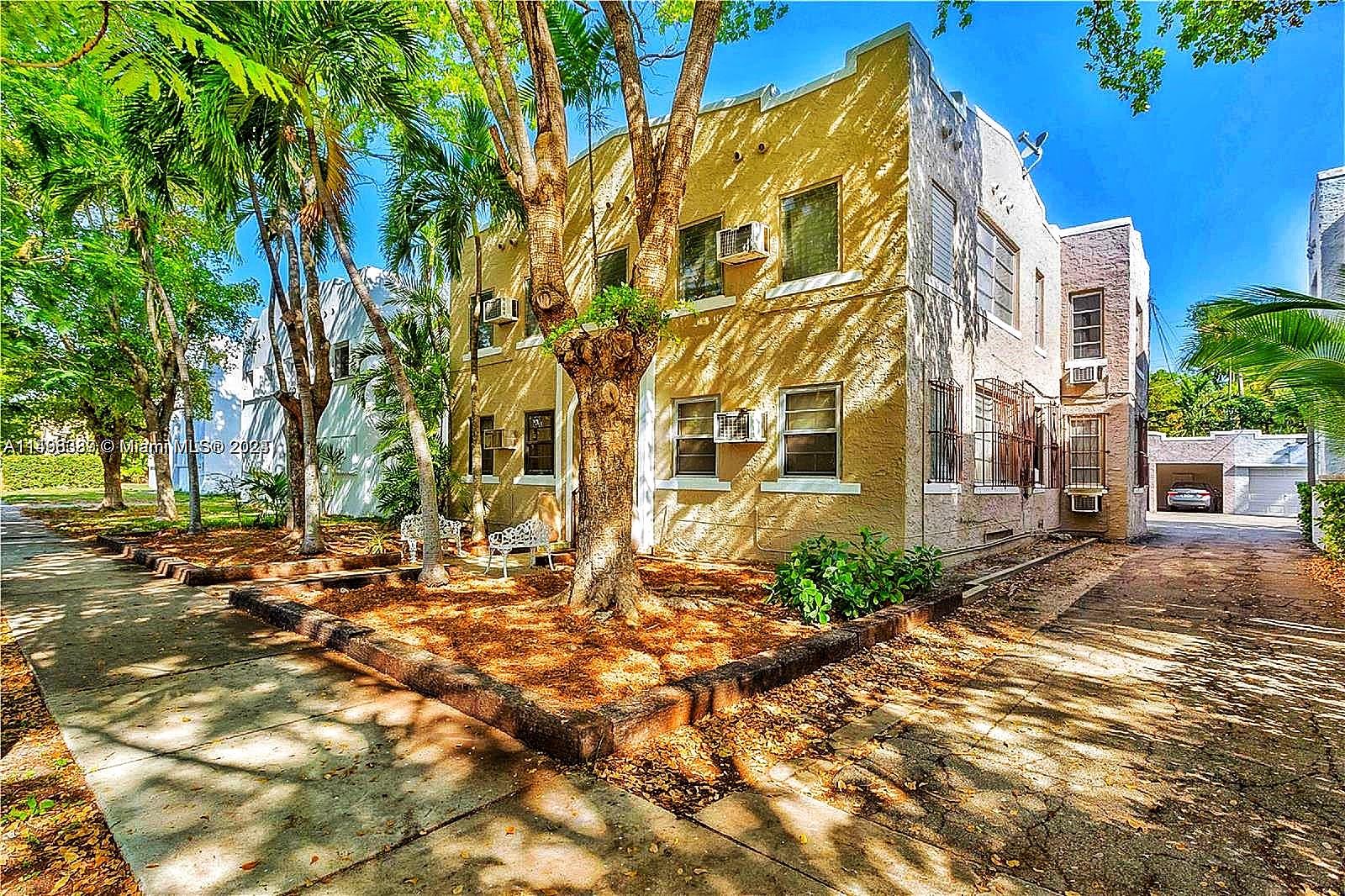 2153 SW 14th Ter 3, Miami, Florida 33145, 1 Bedroom Bedrooms, ,1 BathroomBathrooms,Residentiallease,For Rent,2153 SW 14th Ter 3,A11566337