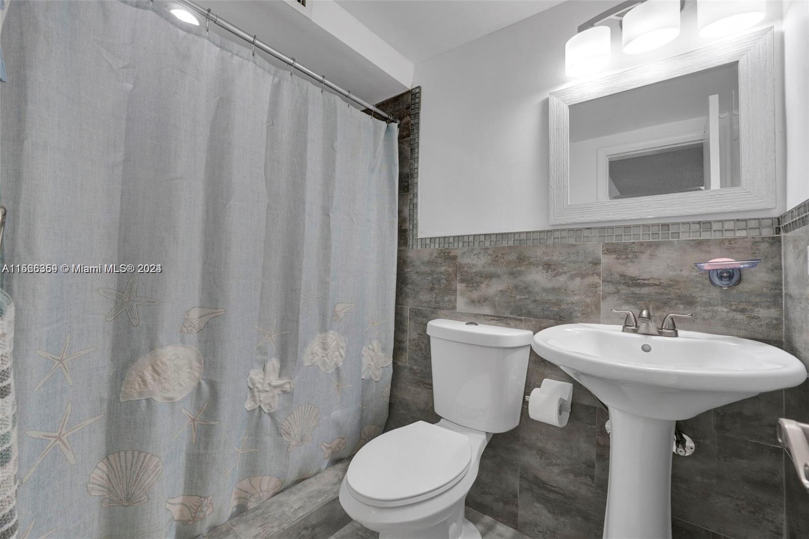 6821 Brookline Dr 6821, Hialeah, Florida 33015, 3 Bedrooms Bedrooms, ,3 BathroomsBathrooms,Residential,For Sale,6821 Brookline Dr 6821,A11566359