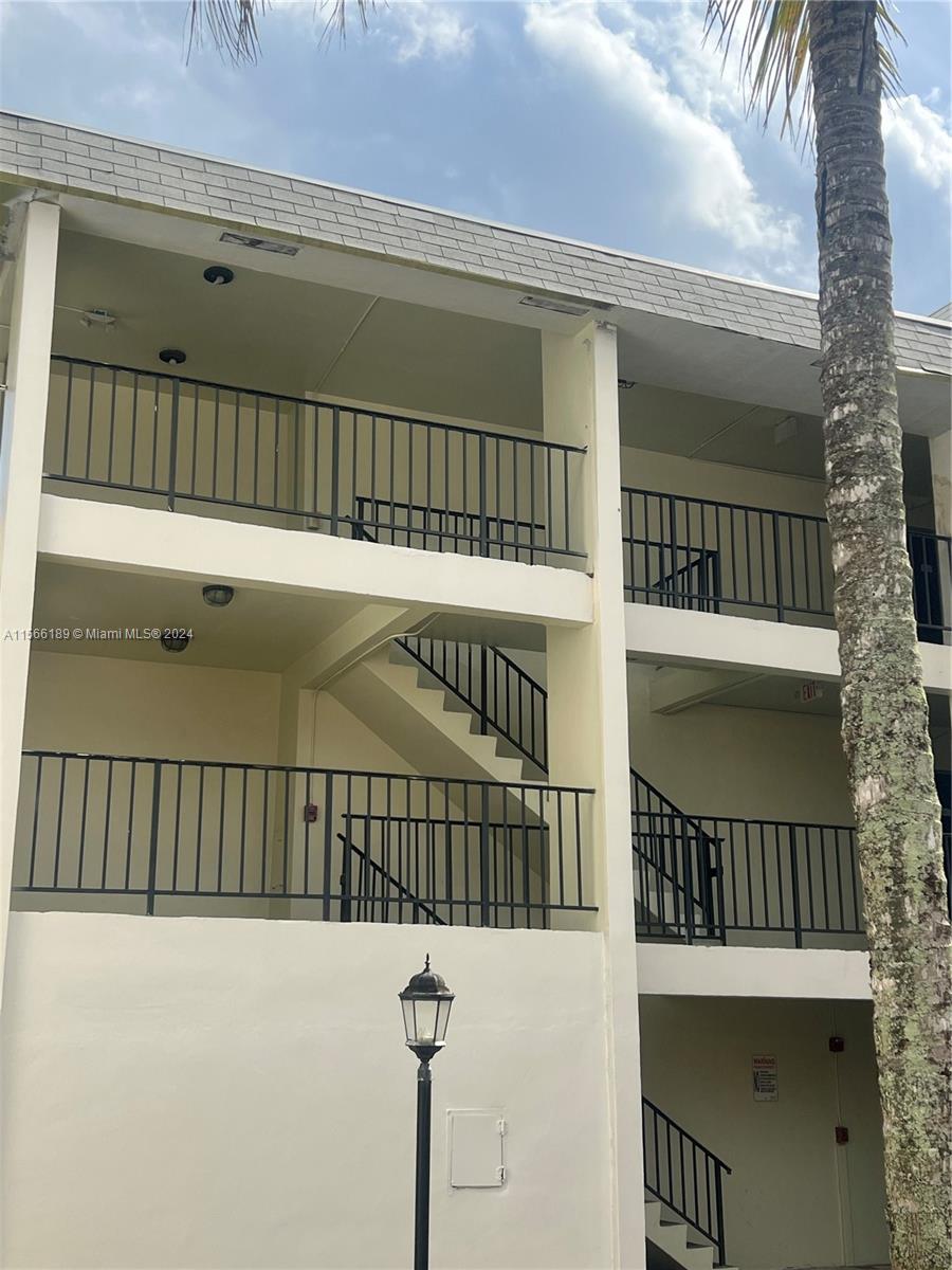 15201 NE 6th Ave C212, Miami, Florida 33162, 2 Bedrooms Bedrooms, ,2 BathroomsBathrooms,Residentiallease,For Rent,15201 NE 6th Ave C212,A11566189