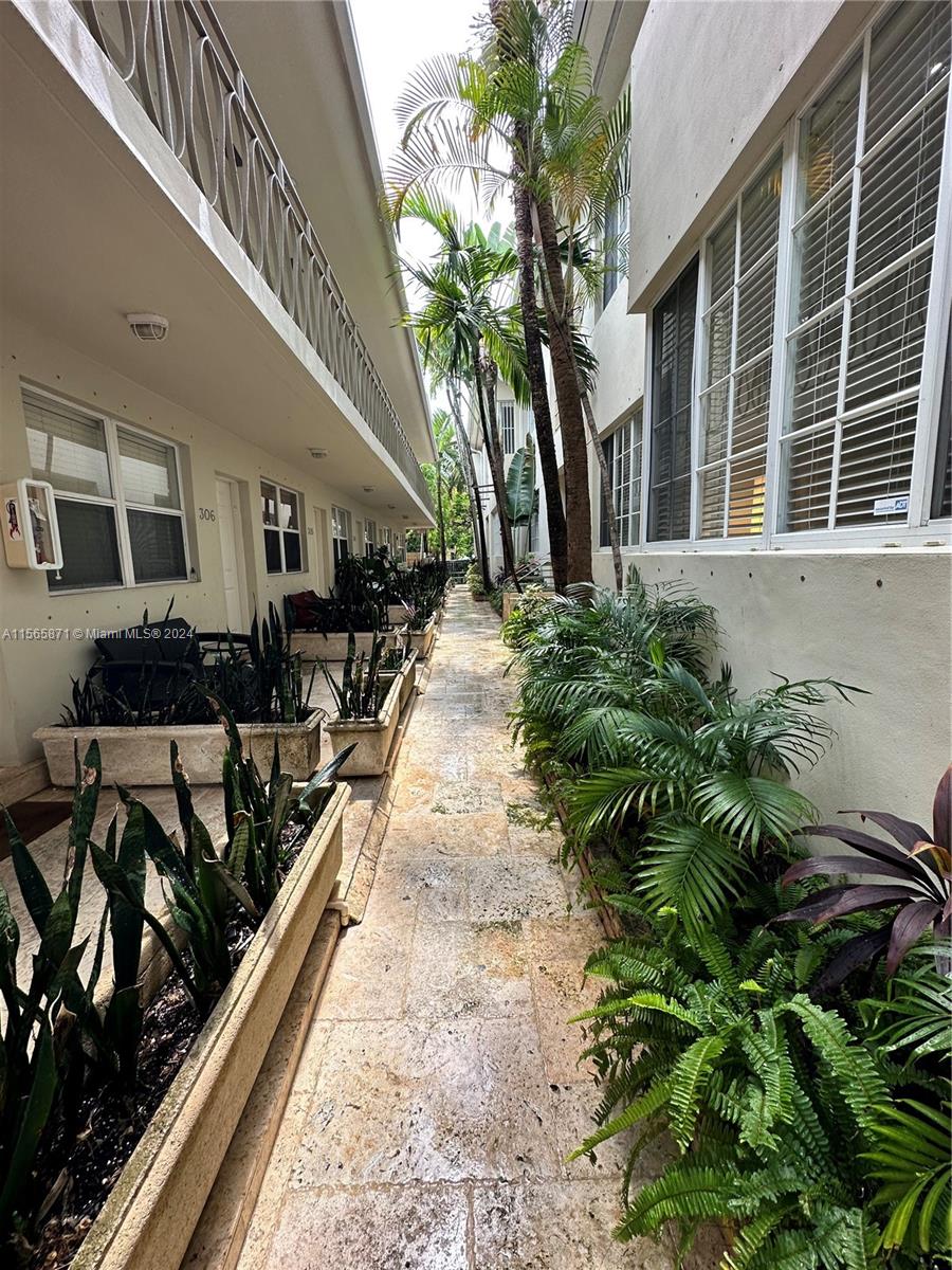 1330 Drexel Ave 105, Miami Beach, Florida 33139, 1 Bedroom Bedrooms, ,1 BathroomBathrooms,Residentiallease,For Rent,1330 Drexel Ave 105,A11565871