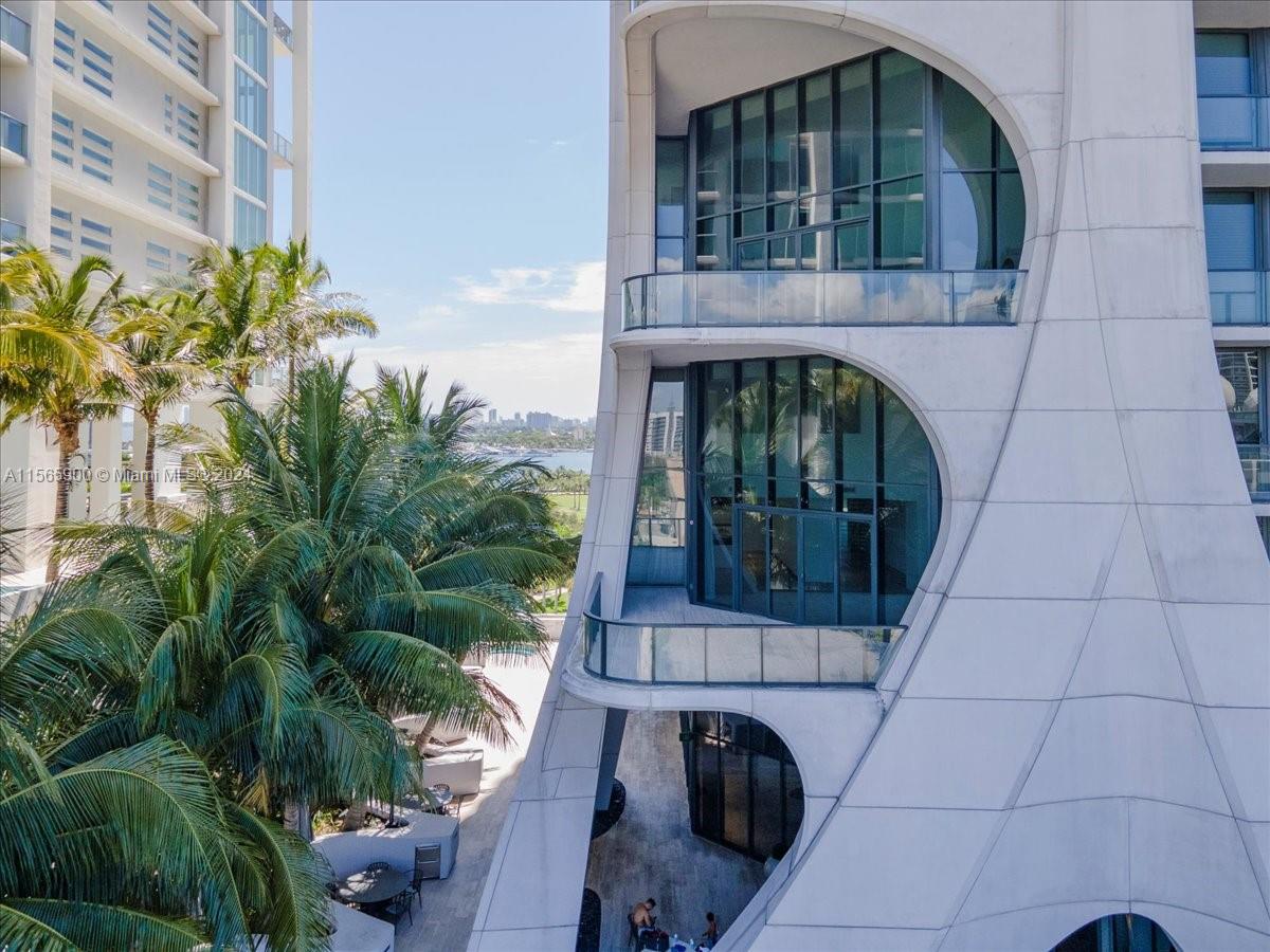 1000 Biscayne Blvd 1002, Miami, Florida 33132, 5 Bedrooms Bedrooms, ,6 BathroomsBathrooms,Residentiallease,For Rent,1000 Biscayne Blvd 1002,A11565900