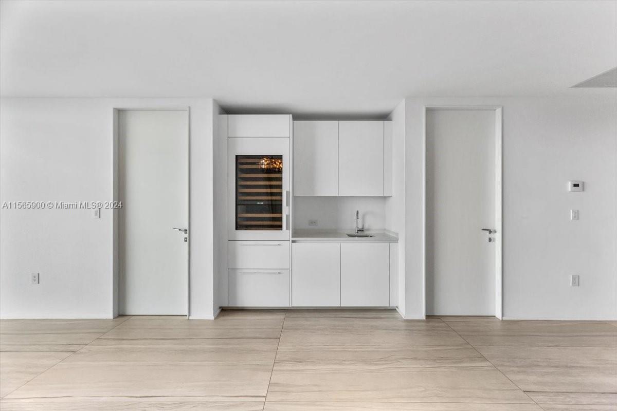 1000 Biscayne Blvd 1002, Miami, Florida 33132, 5 Bedrooms Bedrooms, ,6 BathroomsBathrooms,Residentiallease,For Rent,1000 Biscayne Blvd 1002,A11565900