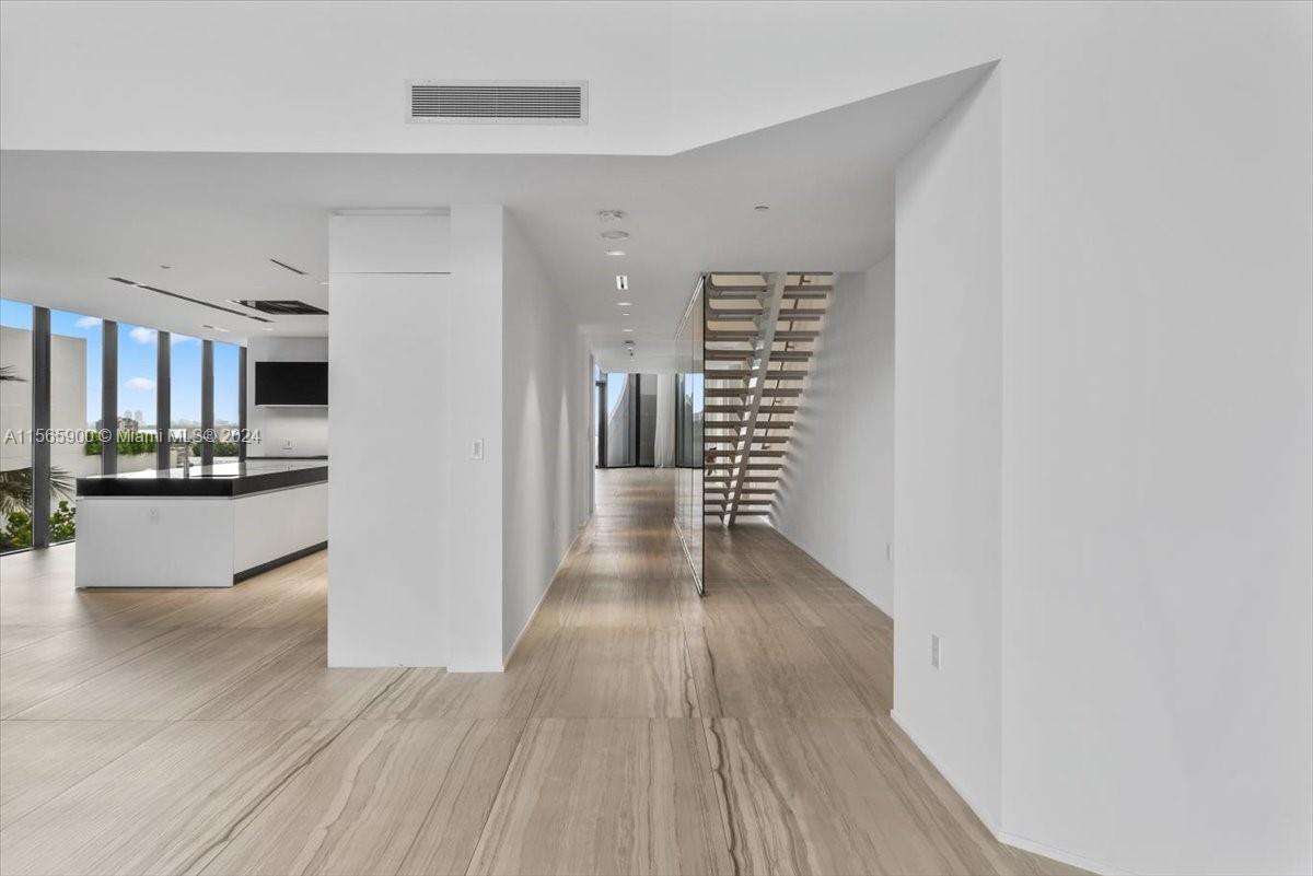 1000 Biscayne Blvd 1002, Miami, Florida 33132, 5 Bedrooms Bedrooms, ,6 BathroomsBathrooms,Residentiallease,For Rent,1000 Biscayne Blvd 1002,A11565900