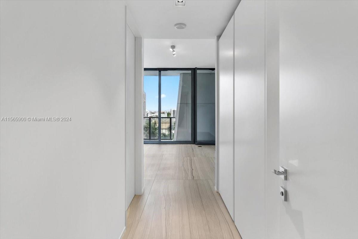 1000 Biscayne Blvd 1002, Miami, Florida 33132, 5 Bedrooms Bedrooms, ,6 BathroomsBathrooms,Residentiallease,For Rent,1000 Biscayne Blvd 1002,A11565900