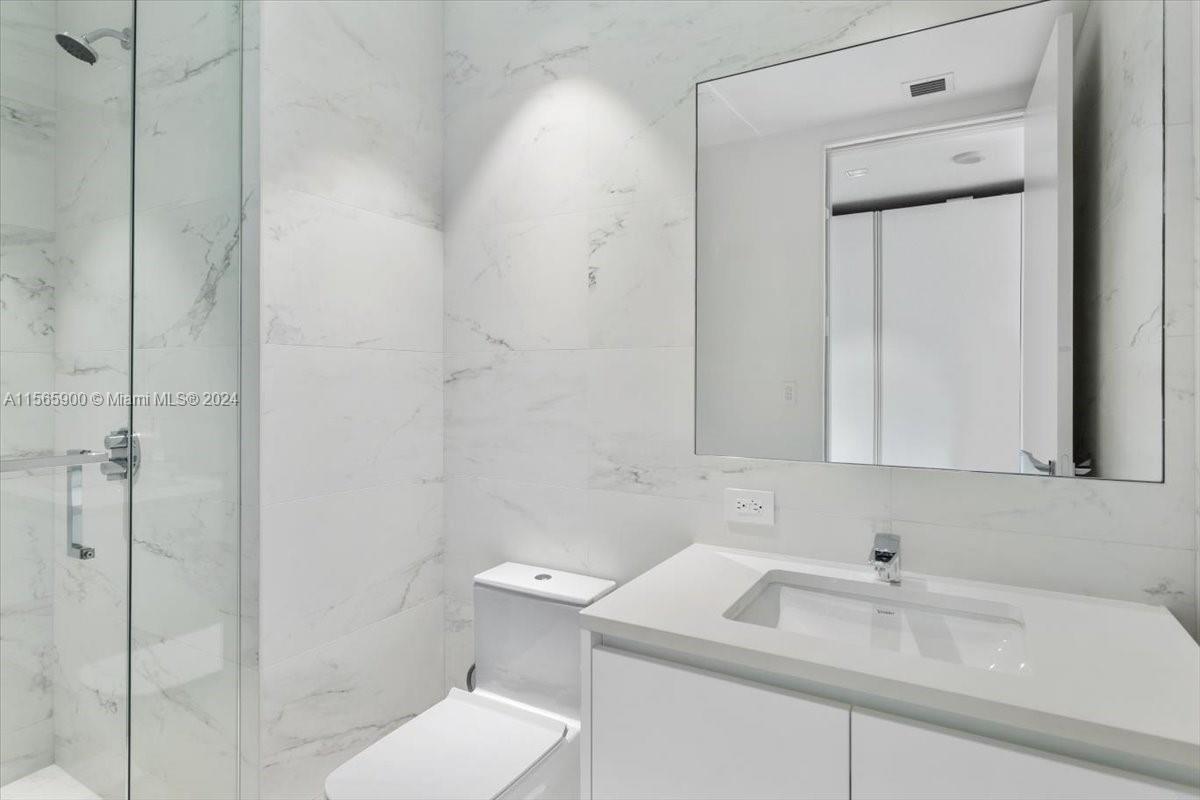 1000 Biscayne Blvd 1002, Miami, Florida 33132, 5 Bedrooms Bedrooms, ,6 BathroomsBathrooms,Residentiallease,For Rent,1000 Biscayne Blvd 1002,A11565900