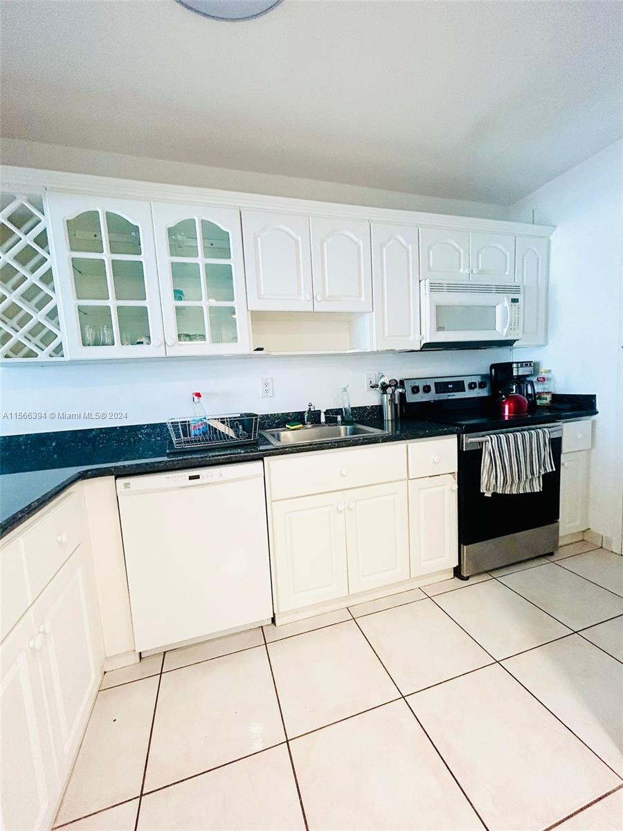 100 Lincoln Rd 639, Miami Beach, Florida 33139, 1 Bedroom Bedrooms, ,1 BathroomBathrooms,Residentiallease,For Rent,100 Lincoln Rd 639,A11566394