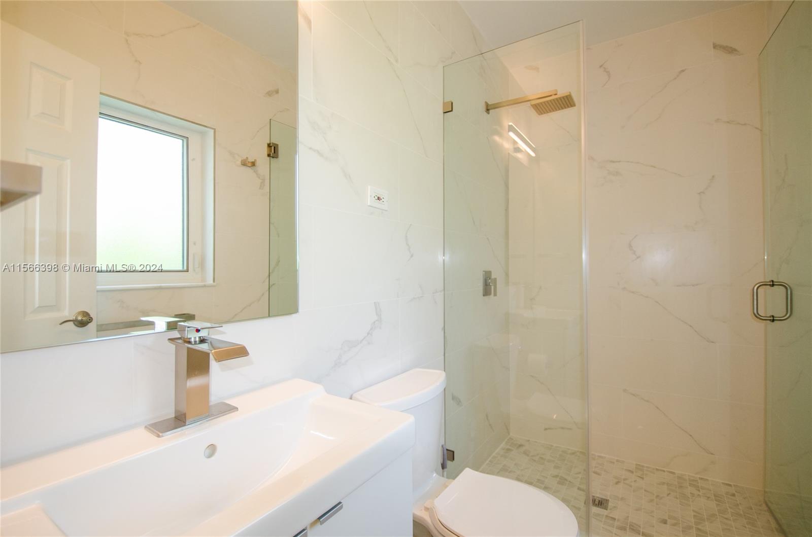 4020 Riviera Dr, Coral Gables, Florida 33146, 3 Bedrooms Bedrooms, ,2 BathroomsBathrooms,Residentiallease,For Rent,4020 Riviera Dr,A11566398