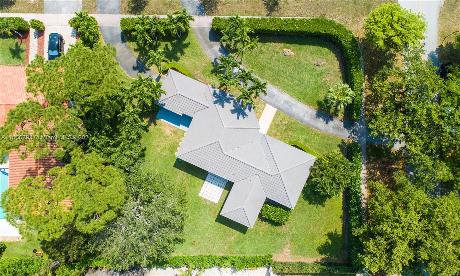 4020 Riviera Dr, Coral Gables, Florida 33146, 3 Bedrooms Bedrooms, ,2 BathroomsBathrooms,Residentiallease,For Rent,4020 Riviera Dr,A11566398