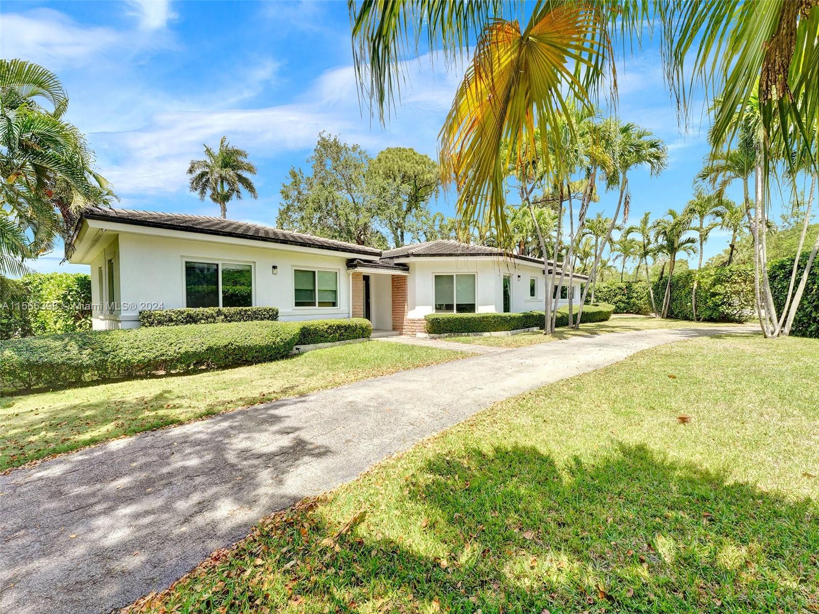 4020 Riviera Dr, Coral Gables, Florida 33146, 3 Bedrooms Bedrooms, ,2 BathroomsBathrooms,Residentiallease,For Rent,4020 Riviera Dr,A11566398