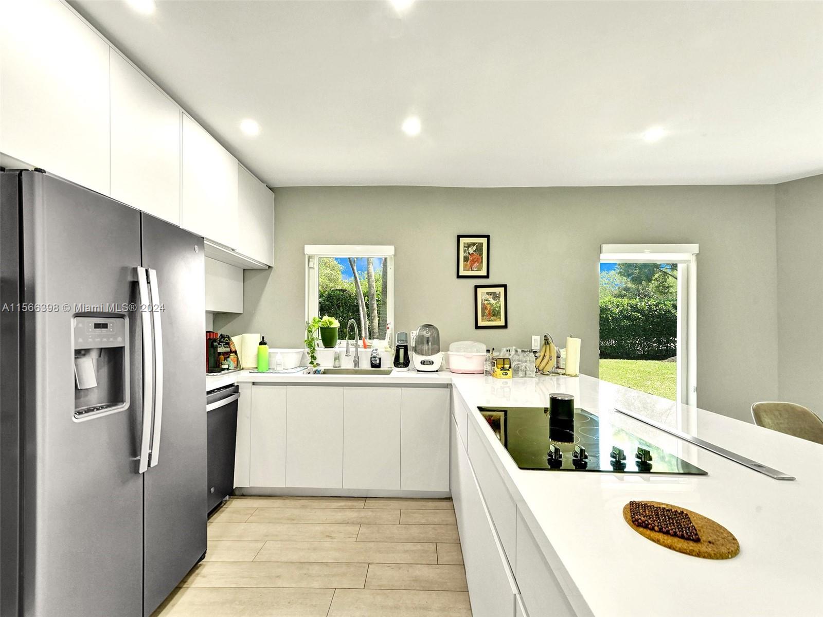 4020 Riviera Dr, Coral Gables, Florida 33146, 3 Bedrooms Bedrooms, ,2 BathroomsBathrooms,Residentiallease,For Rent,4020 Riviera Dr,A11566398