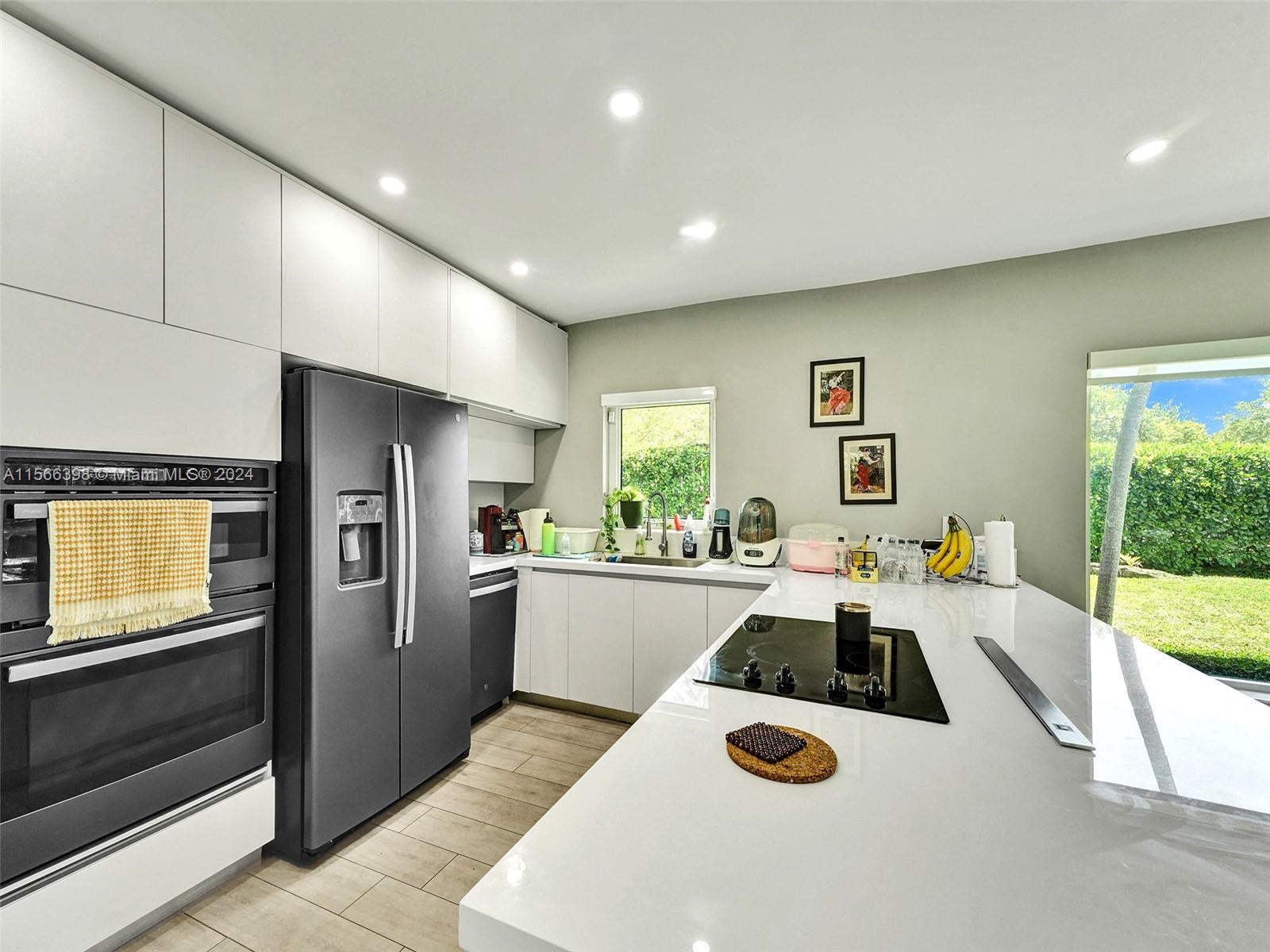 4020 Riviera Dr, Coral Gables, Florida 33146, 3 Bedrooms Bedrooms, ,2 BathroomsBathrooms,Residentiallease,For Rent,4020 Riviera Dr,A11566398