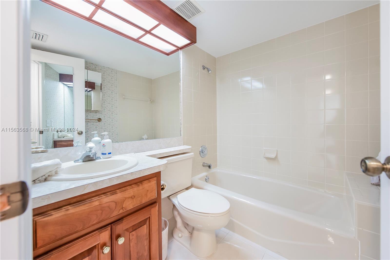 1431 Egret Rd, Homestead, Florida 33035, 3 Bedrooms Bedrooms, 8 Rooms Rooms,2 BathroomsBathrooms,Residential,For Sale,1431 Egret Rd,A11563568