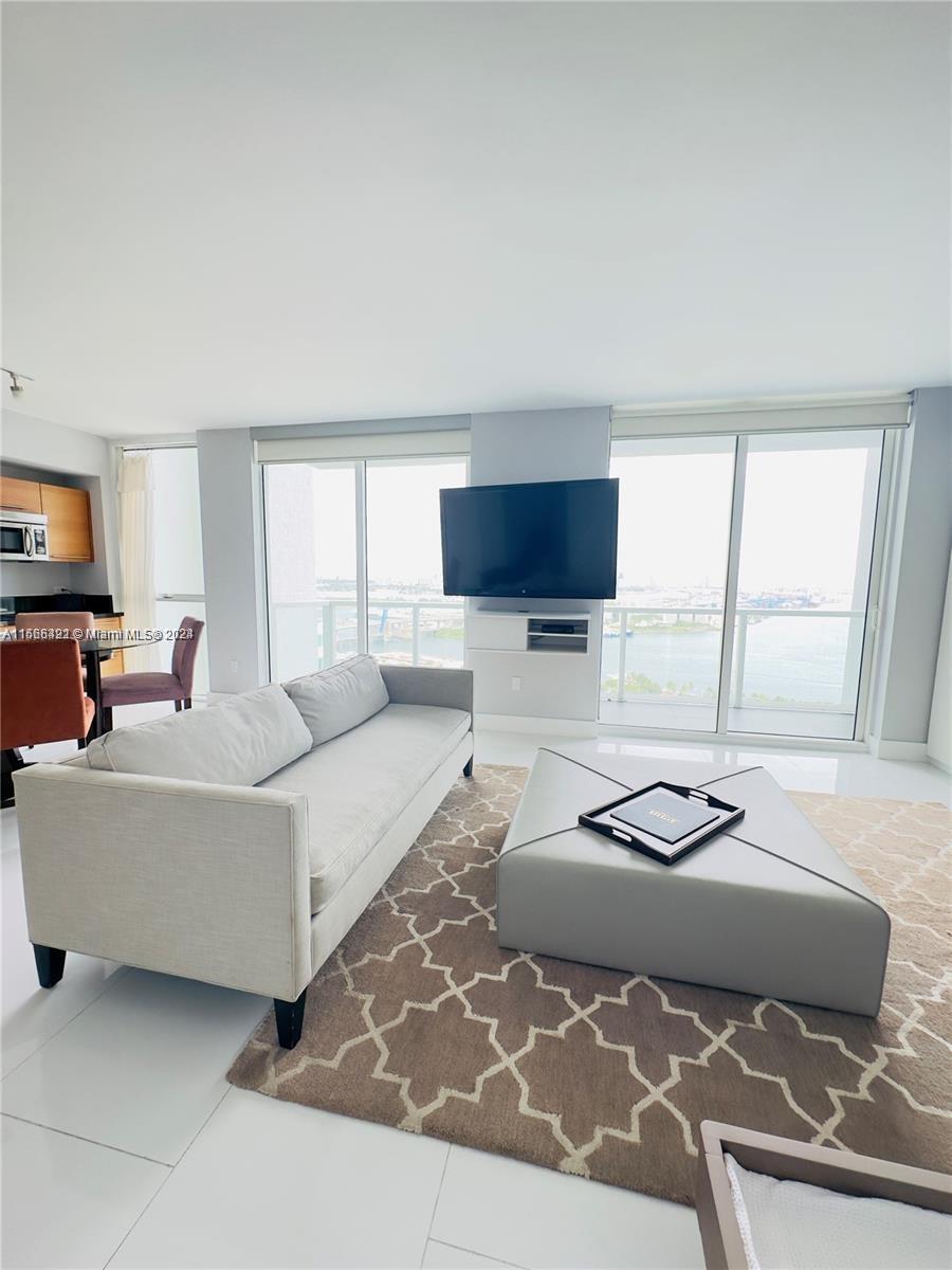 253 NE 2nd St 3005, Miami, Florida 33132, ,1 BathroomBathrooms,Residentiallease,For Rent,253 NE 2nd St 3005,A11566421