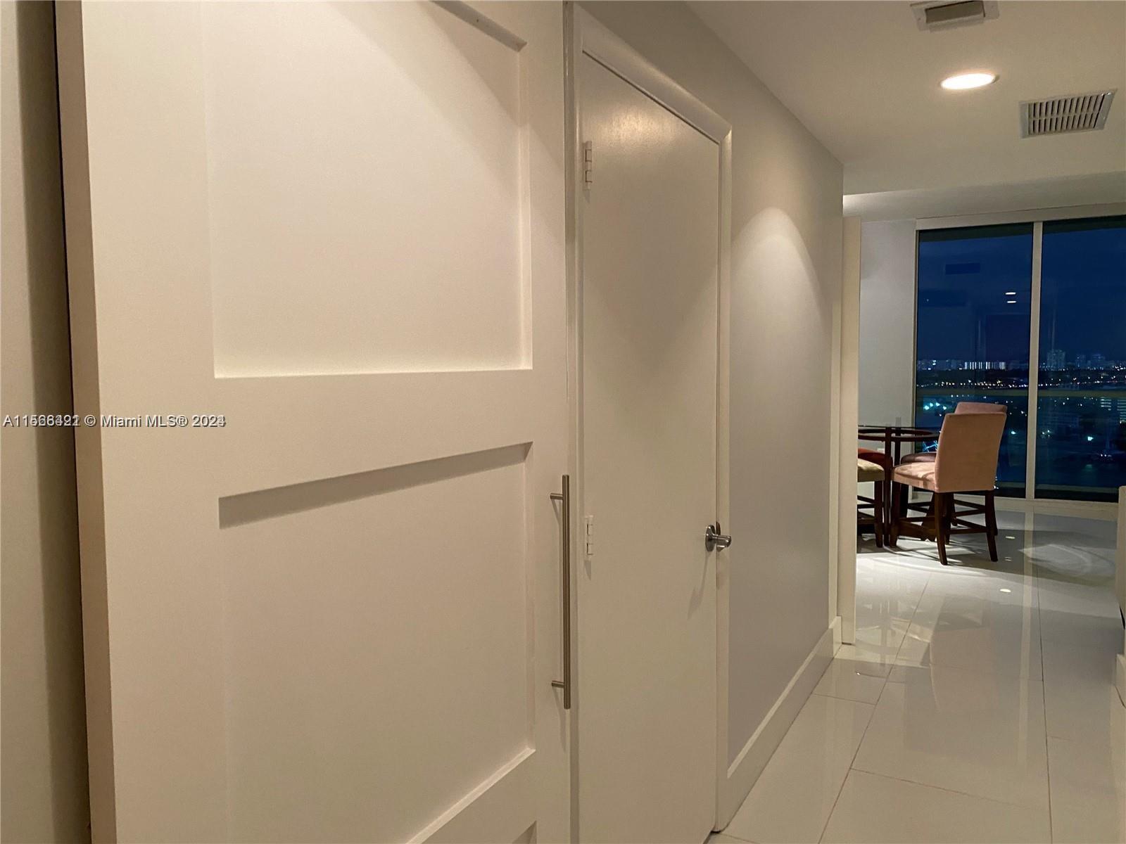 253 NE 2nd St 3005, Miami, Florida 33132, ,1 BathroomBathrooms,Residentiallease,For Rent,253 NE 2nd St 3005,A11566421