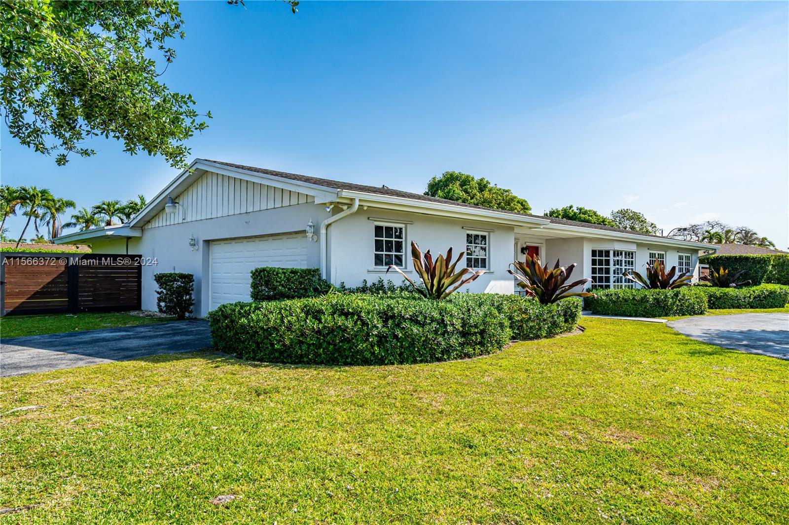 Welcome to your dream home in Kendall Point! This corner lot property offers 4 bedrooms, a bonus den, 2.5 bathrooms, a pool and a 2-car garage. The property features updated kitchen and bathrooms with travertine flooring throughout and a lot of natural light. Relax in the fenced-in yard with the pool and plenty of space to entertain! The yard also has plenty of space to park your boat, RV or any of your toys. Conveniently located near Palmetto Expressway, restaurants, Dadeland Mall, and Baptist Hospital. Don't miss out on this exceptional opportunity!