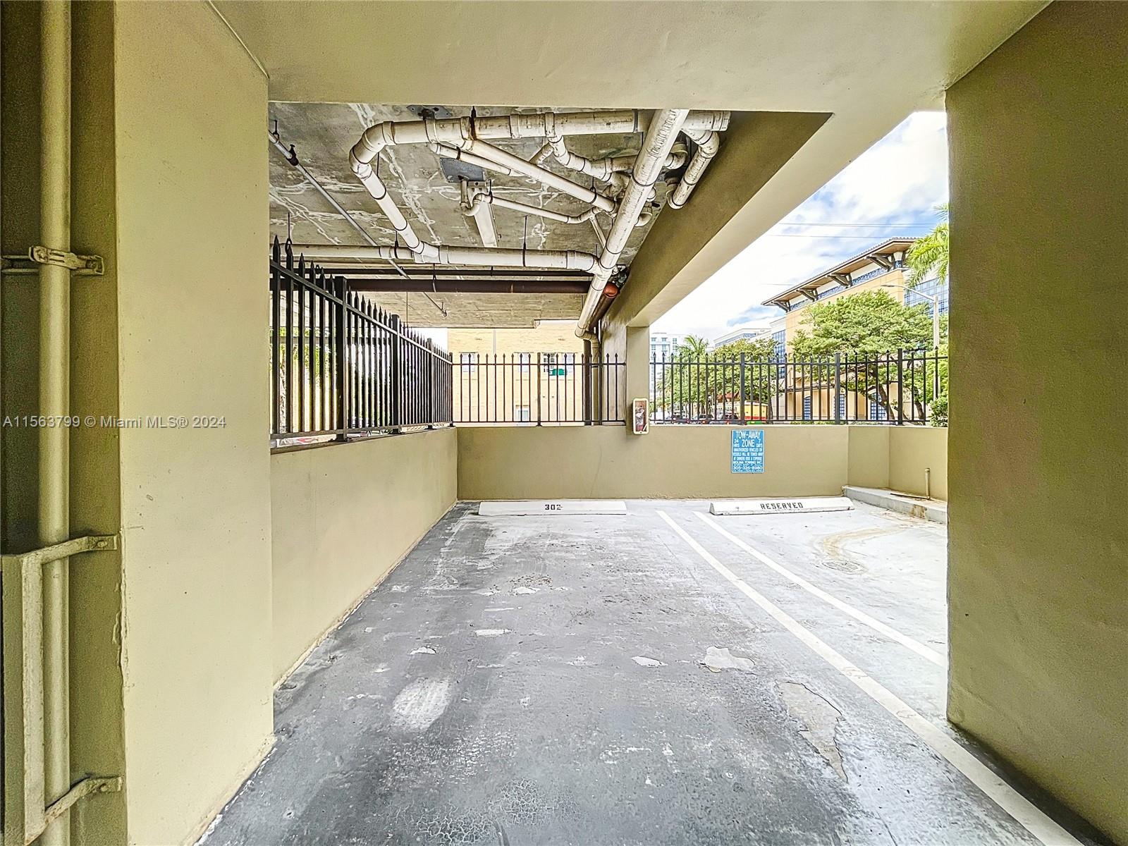 120 S Douglas Rd 302, Miami, Florida 33134, 1 Bedroom Bedrooms, ,1 BathroomBathrooms,Residential,For Sale,120 S Douglas Rd 302,A11563799