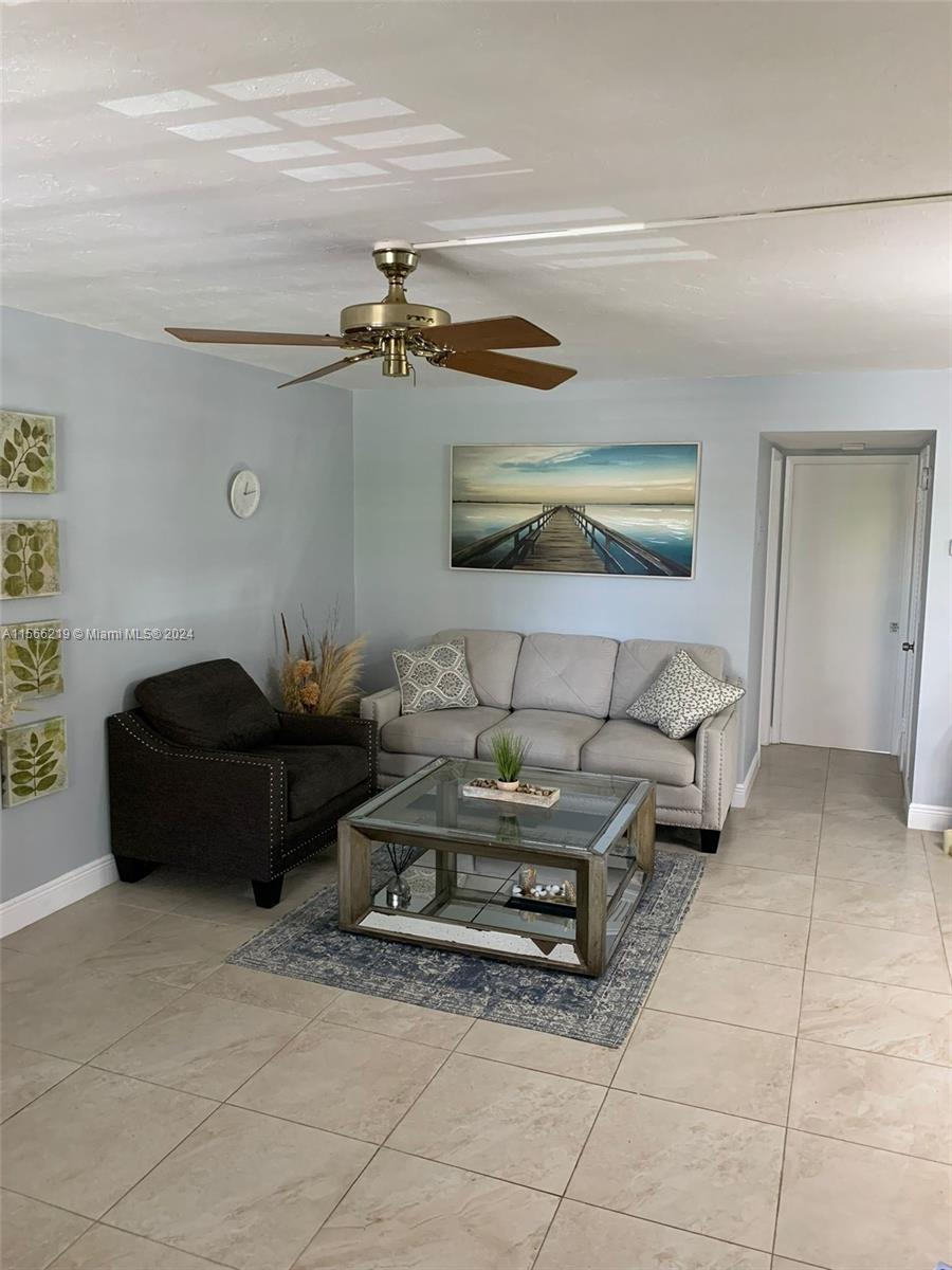 300 Layne Blvd 208, Hallandale Beach, Florida 33009, 1 Bedroom Bedrooms, ,1 BathroomBathrooms,Residentiallease,For Rent,300 Layne Blvd 208,A11566219
