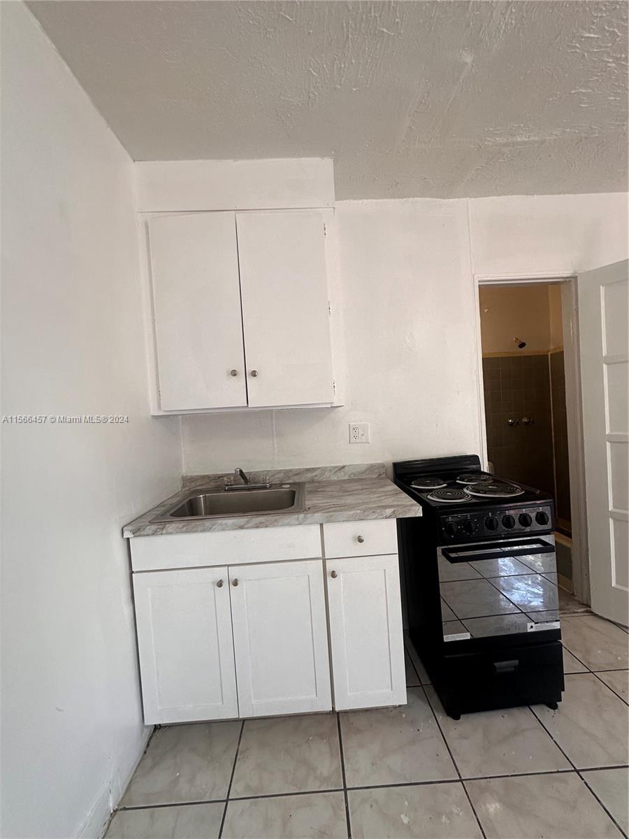 403 N 19th Ave K, Hollywood, Florida 33020, ,1 BathroomBathrooms,Residentiallease,For Rent,403 N 19th Ave K,A11566457